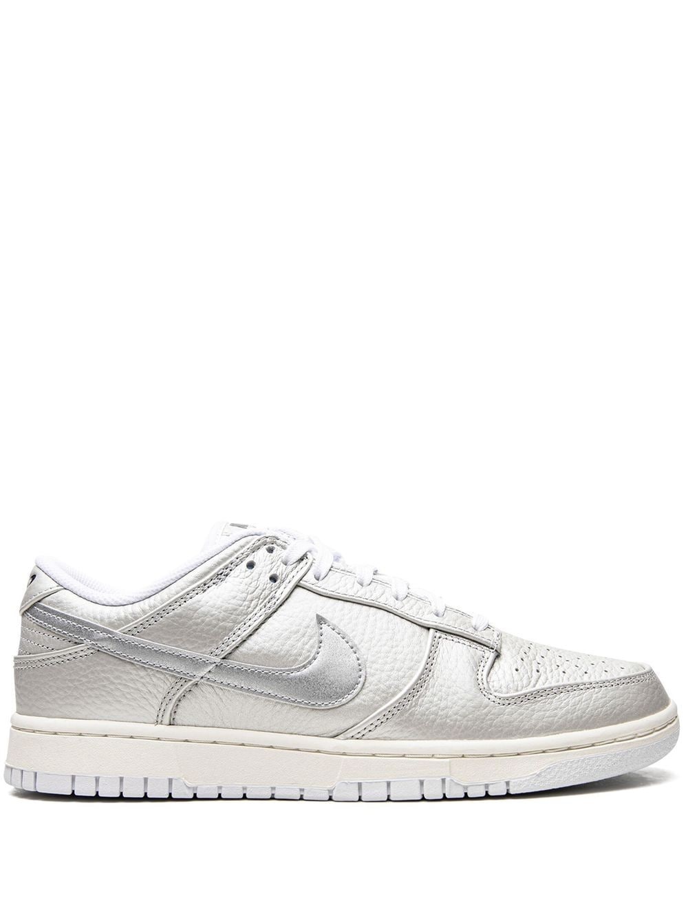 Dunk Low "Metallic Silver" sneakers - 1