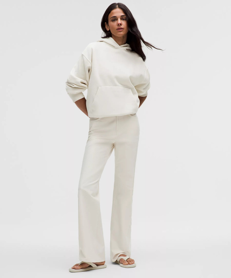 EasyFive High-Rise Subtle-Flare Pant *Short 1