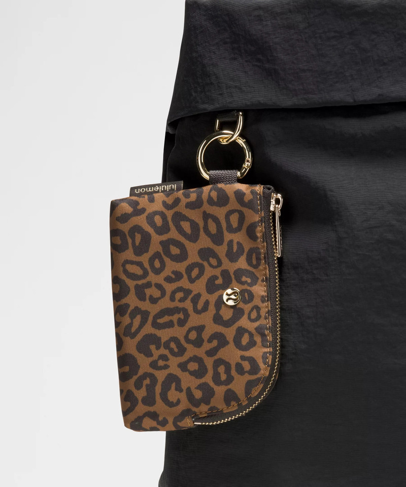lululemon Clippable Card Pouch outlook