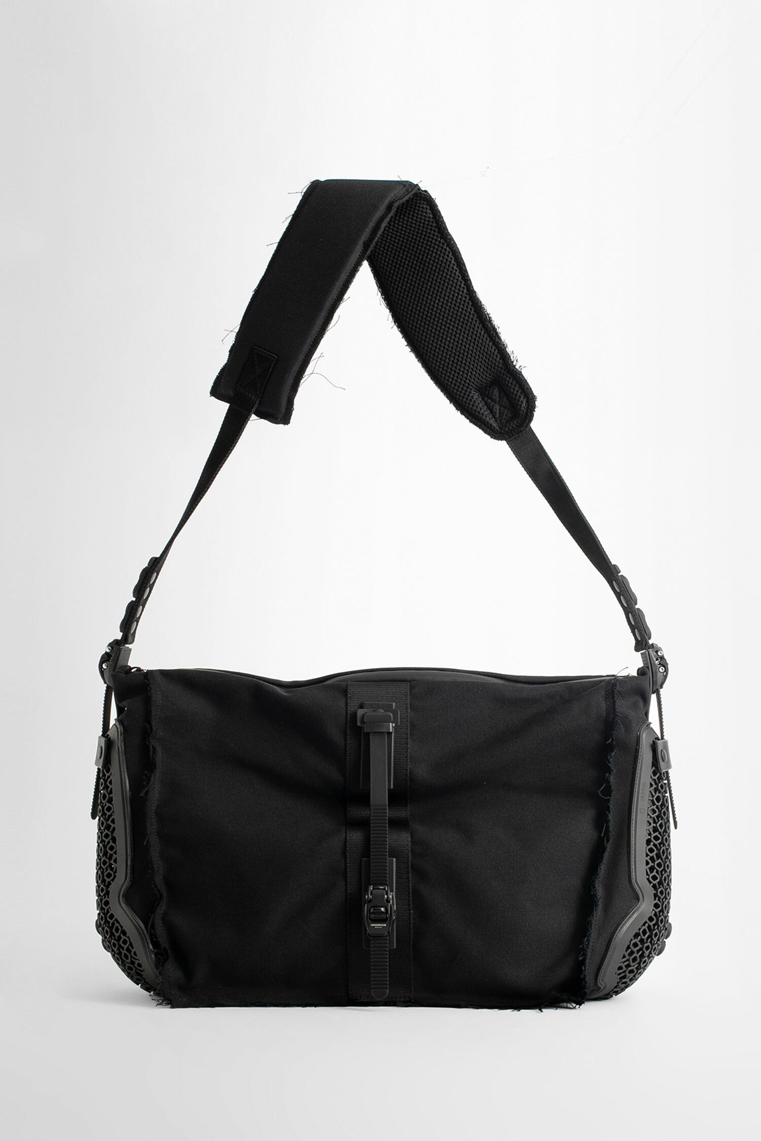 S07-Messenger-Bag - 1