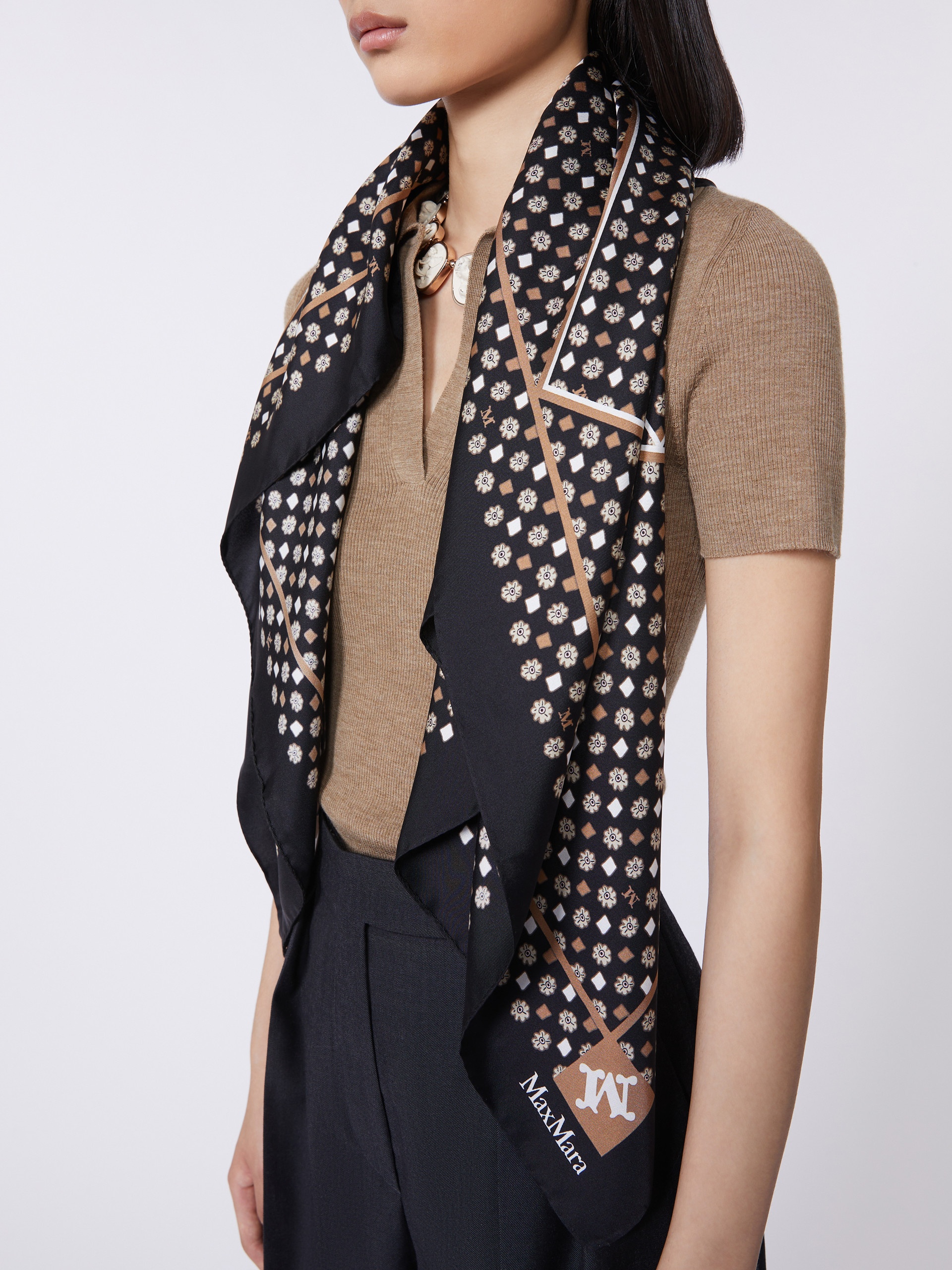 MXACARRE90W1 Printed silk oversized scarf - 4