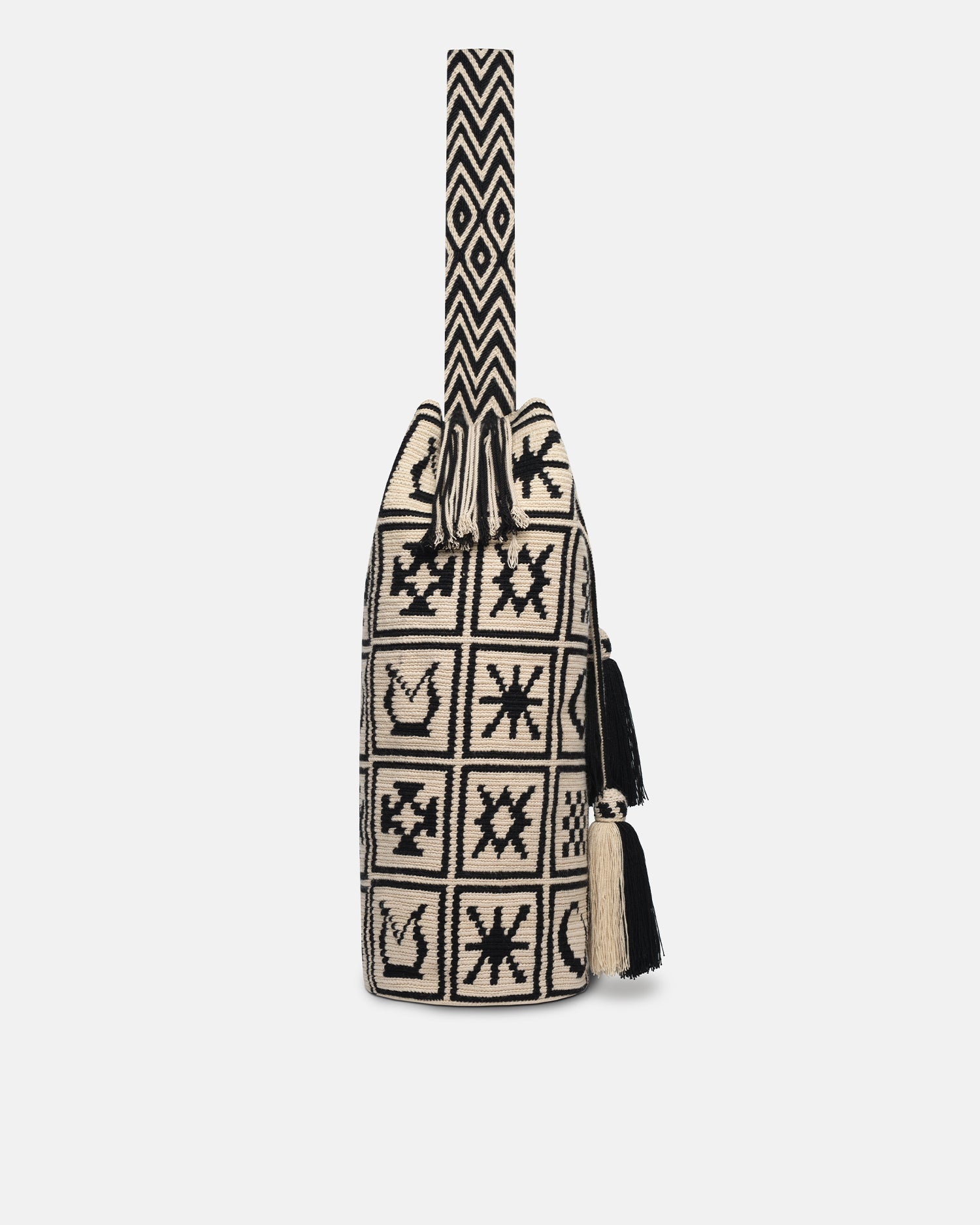 Crocheted Bucket Bag - 3