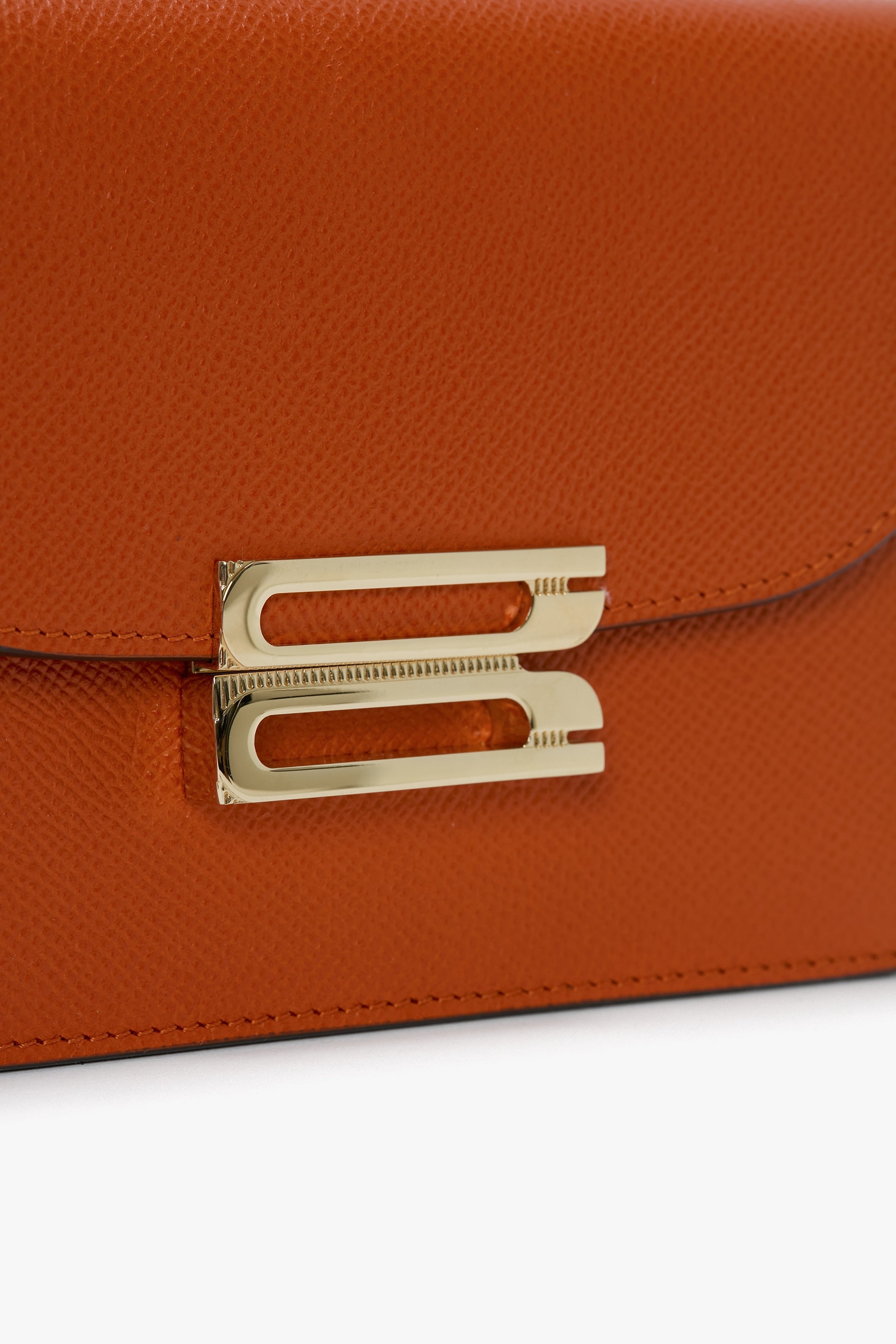 Nano Dorian Wristlet In Burnt Orange Grained Leather - 4