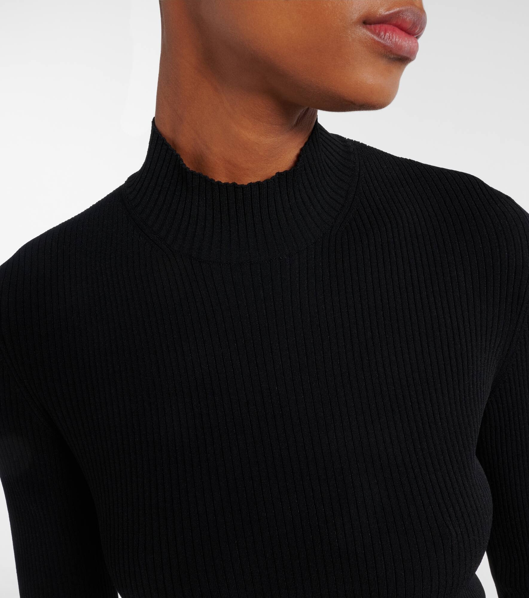 Knitted sweater - 4