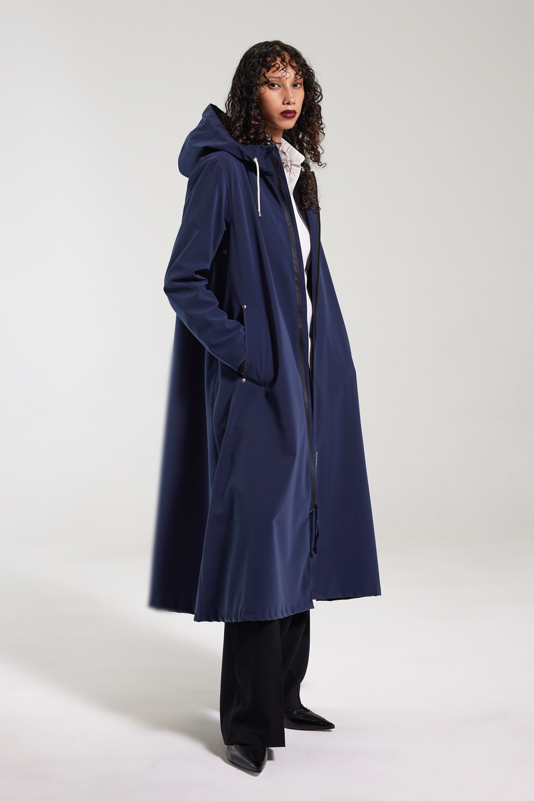 Mosebacke Long Lightweight Zip Matte Raincoat Navy - 6