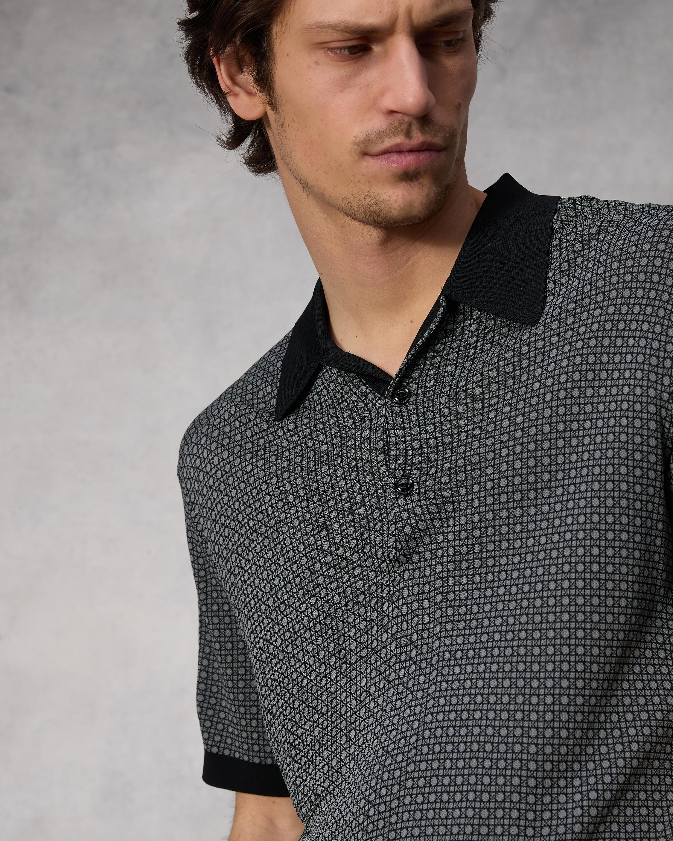 Tyson Jacquard Viscose Polo
Classic Fit - 6