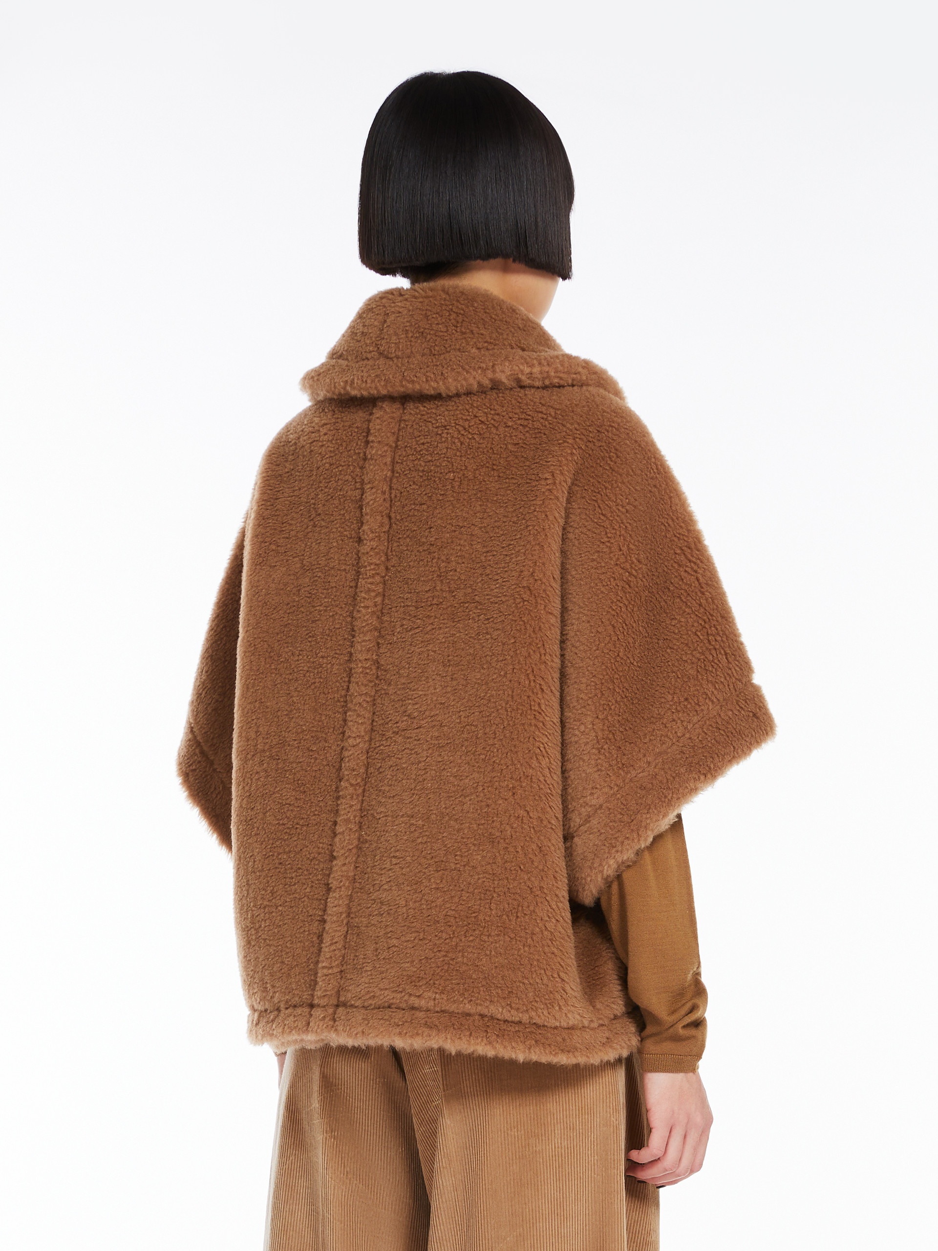 NEWTERZO Teddy fabric boxy cape - 4
