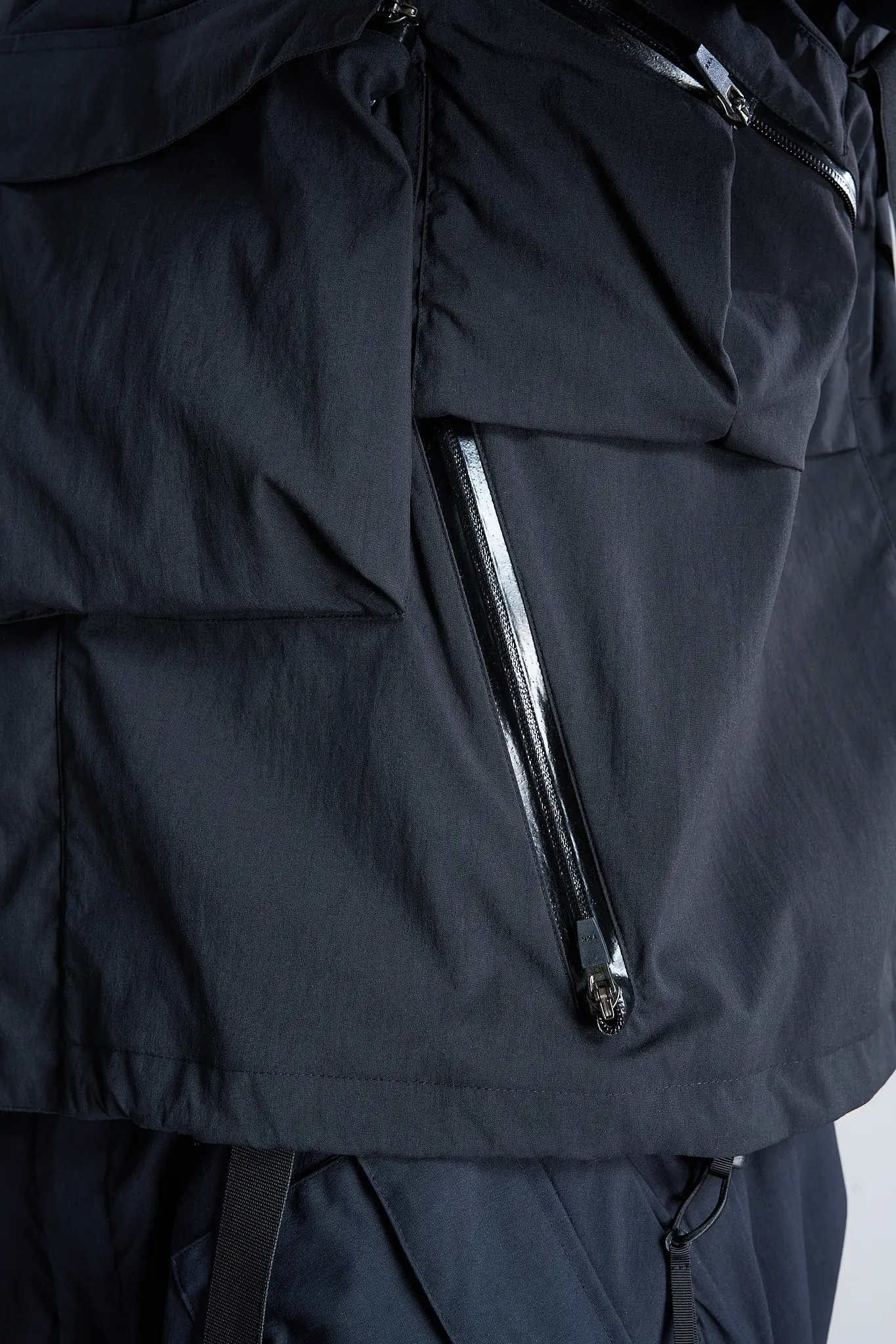 V1A-M Nylon Stretch Interops Vest Black - 18
