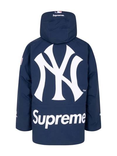 Supreme x New York Yankees GORE-TEX 700-fill down jacket outlook