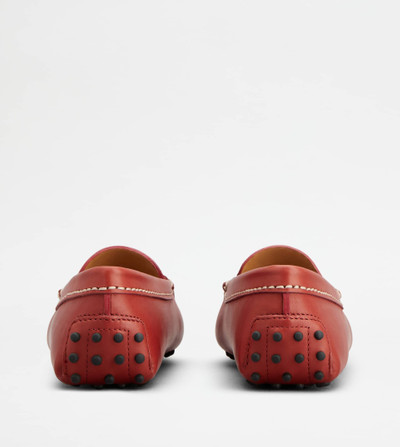 Tod's GOMMINO DRIVING SHOES IN LEATHER - RED outlook