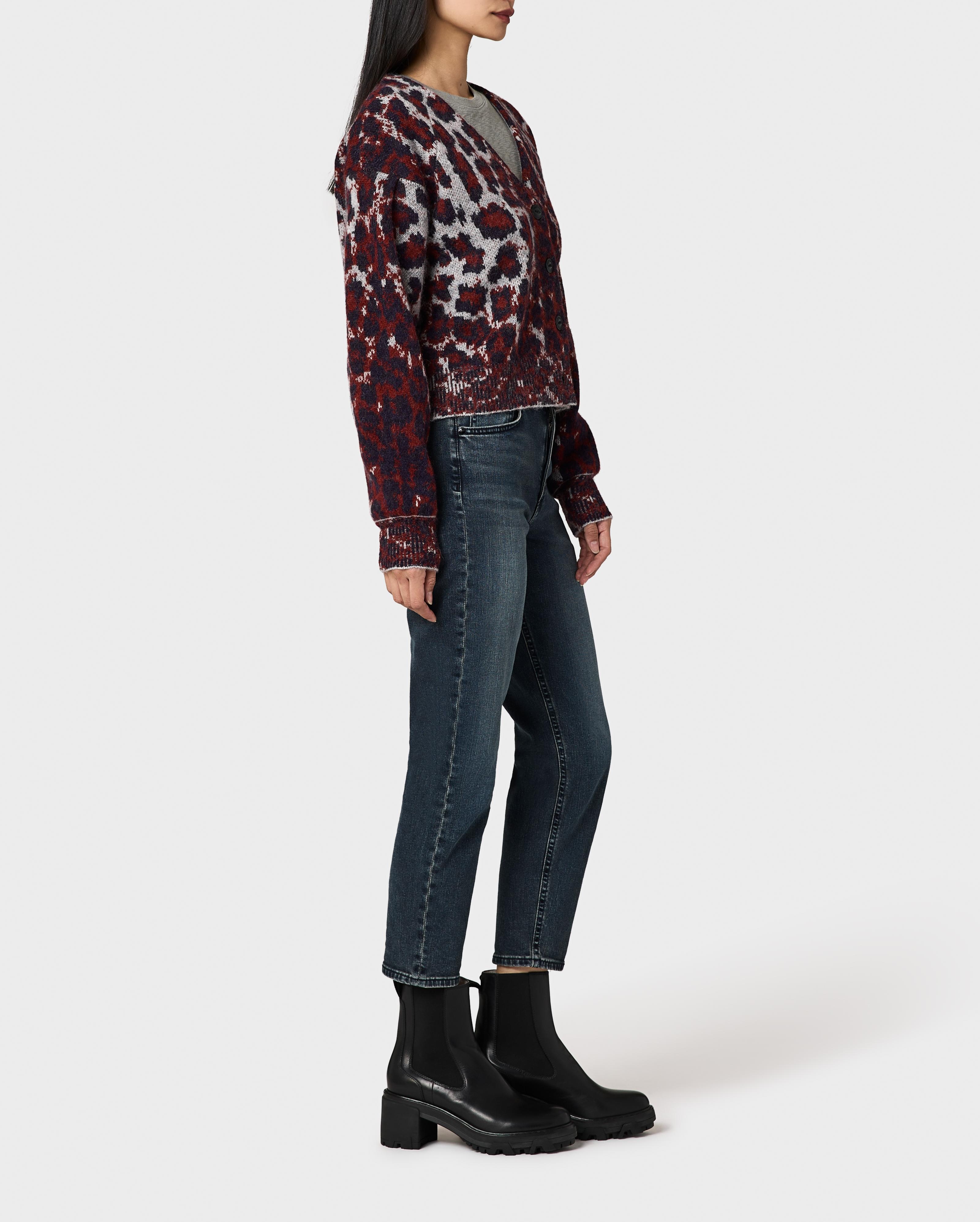Sarah Wool Leopard Cardigan
Relaxed Fit - 2