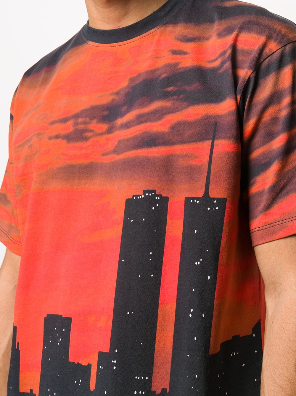 city skyline-print crew neck T-Shirt  - 5