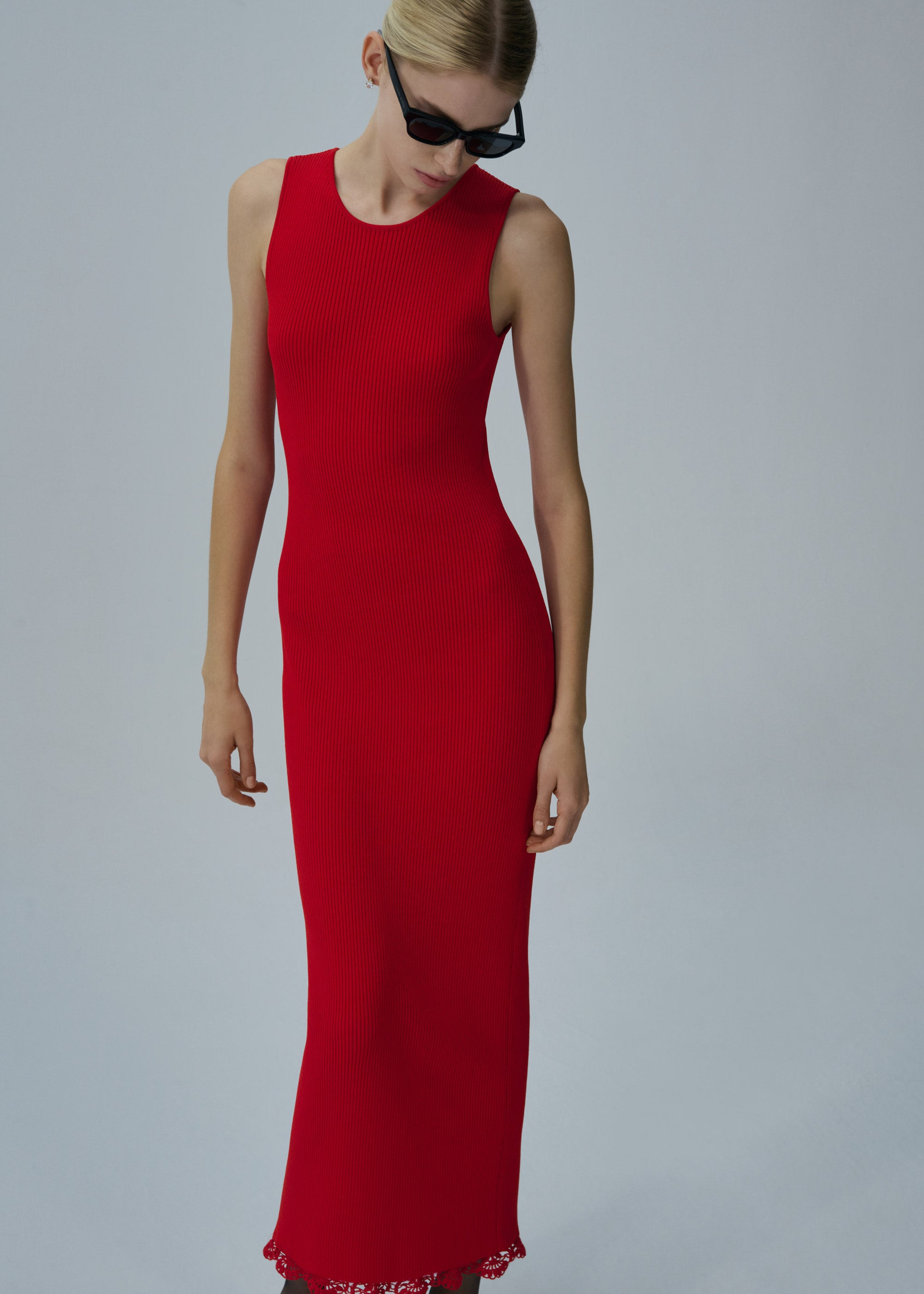 Lace detail ribbed knit maxi dress in red - 5
