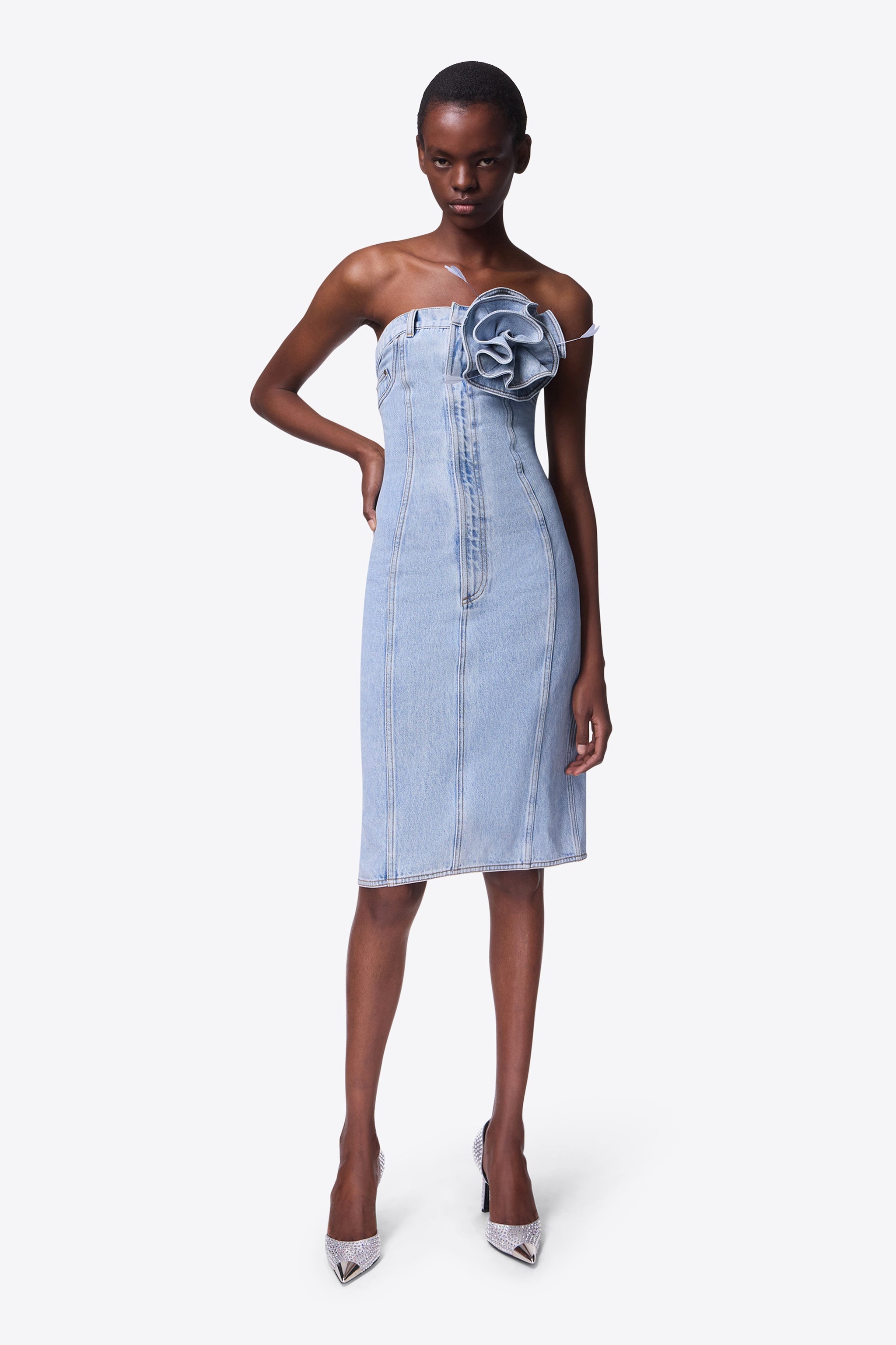 FLOWER CORSAGE STRAPLESS MIDI DRESS - 4