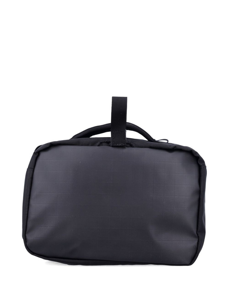 The North Face logo-plaque wash bag outlook