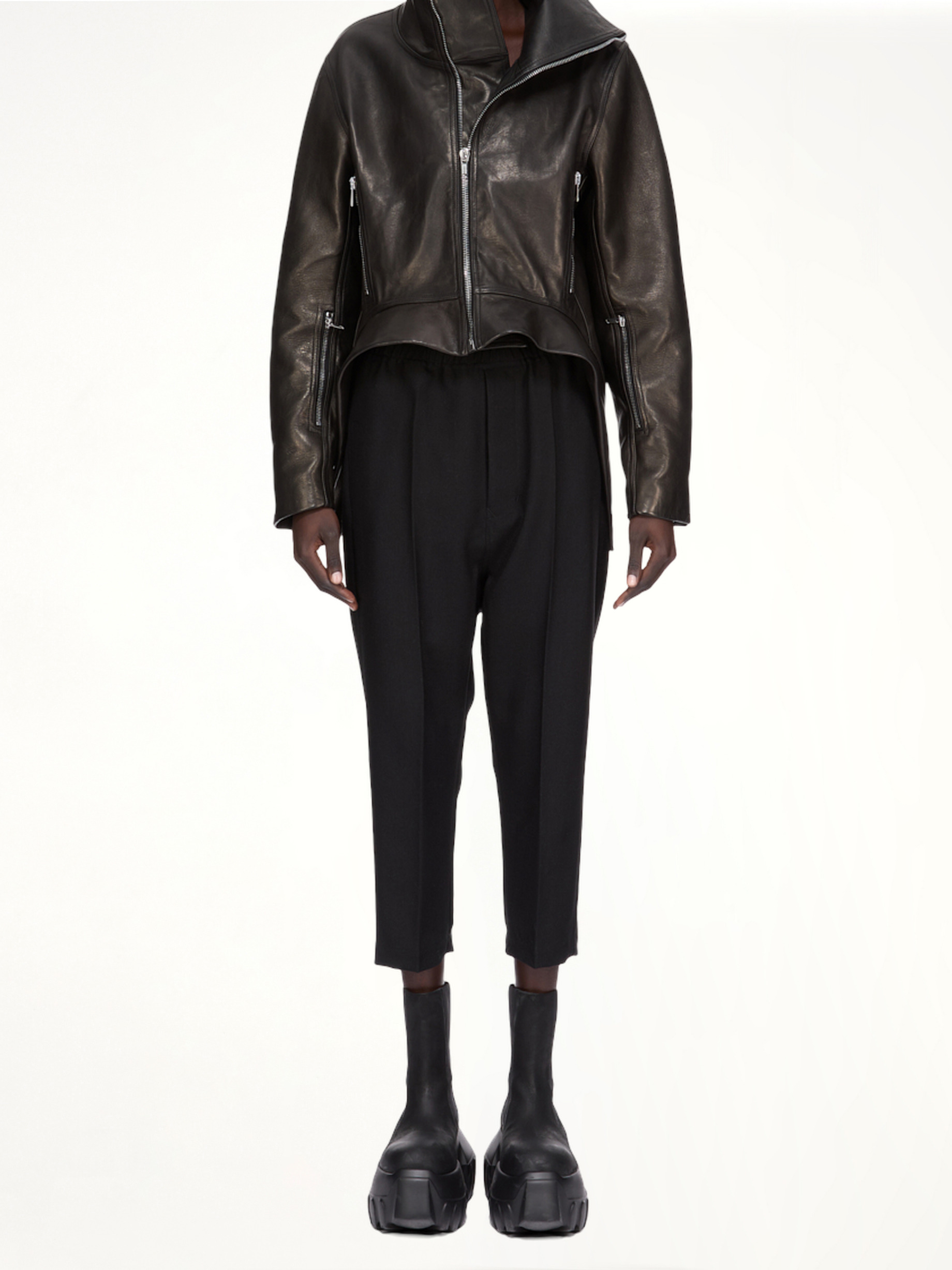 Drawstring Astaires Cropped in Black - 4