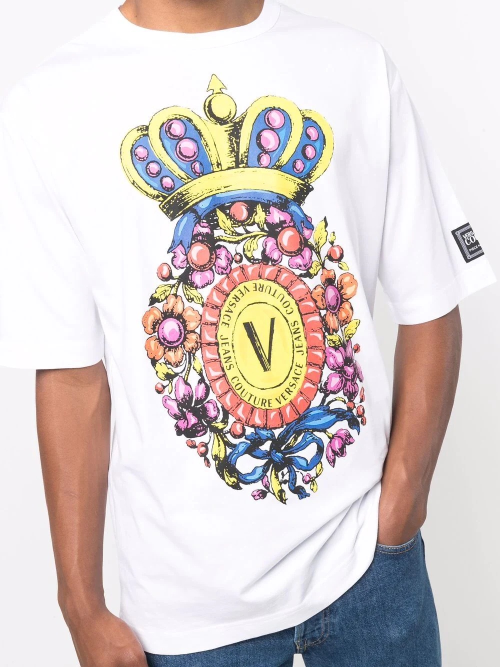 V-Emblem graphic-print T-shirt - 5