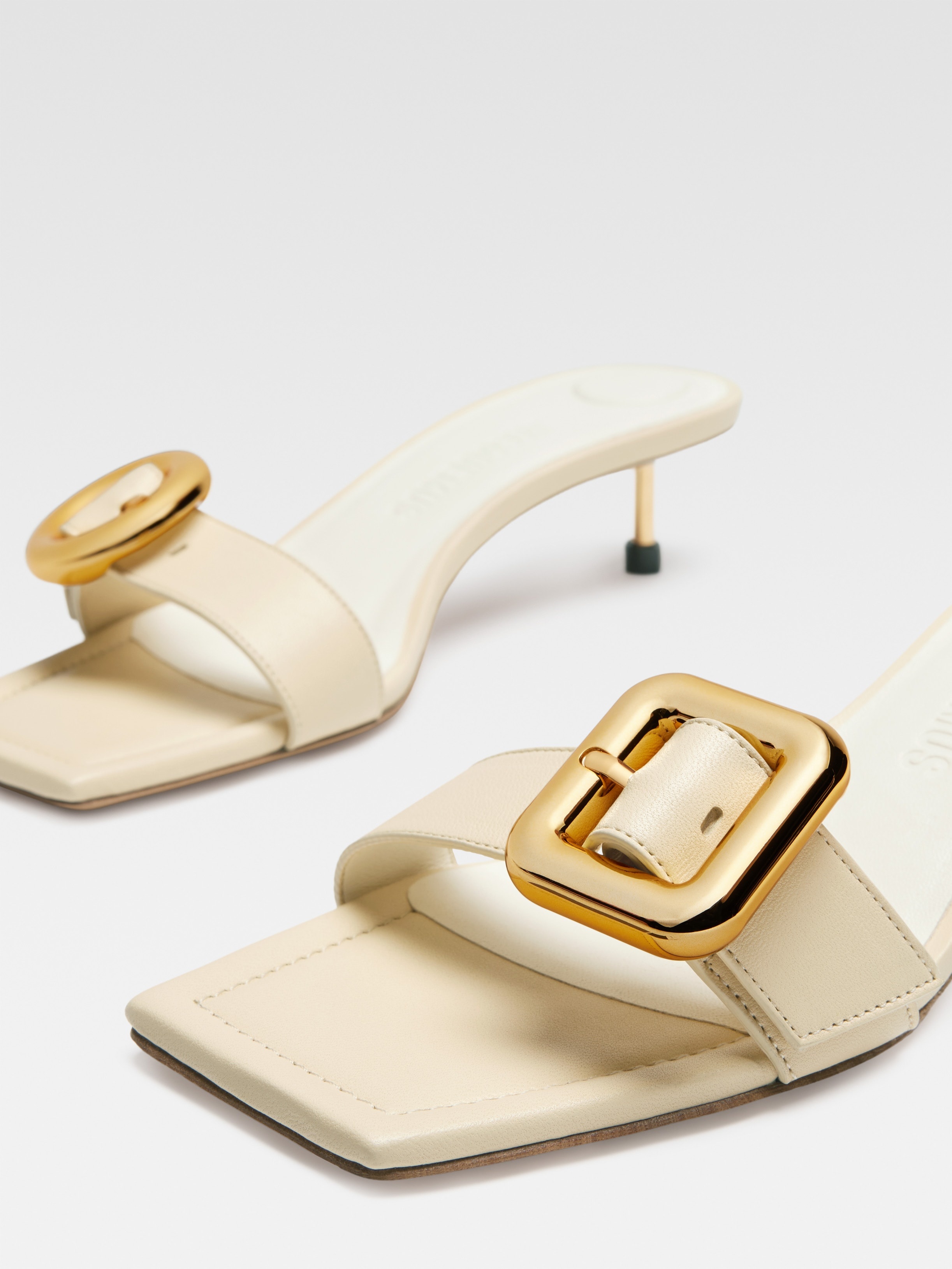 JACQUEMUS Les sandales Regalo basses | REVERSIBLE