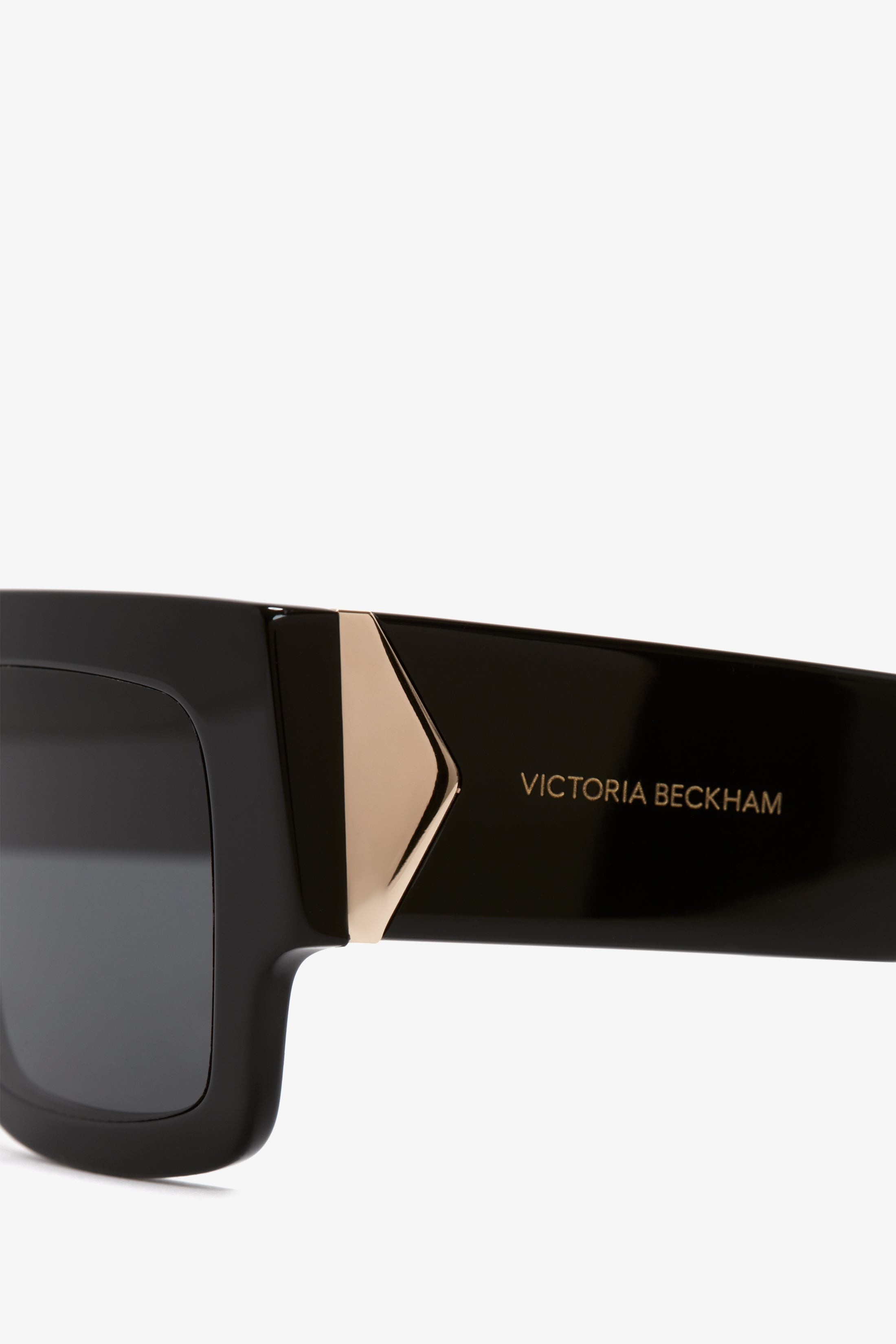 V Plaque Frame Sunglasses In Black - 2