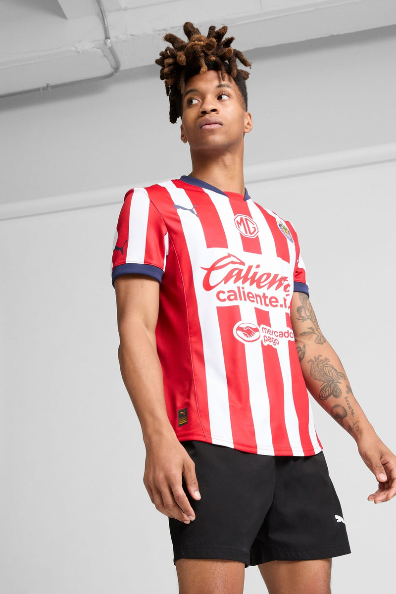 PUMA Chivas 24/25 Home Replica Men's Soccer Jersey outlook