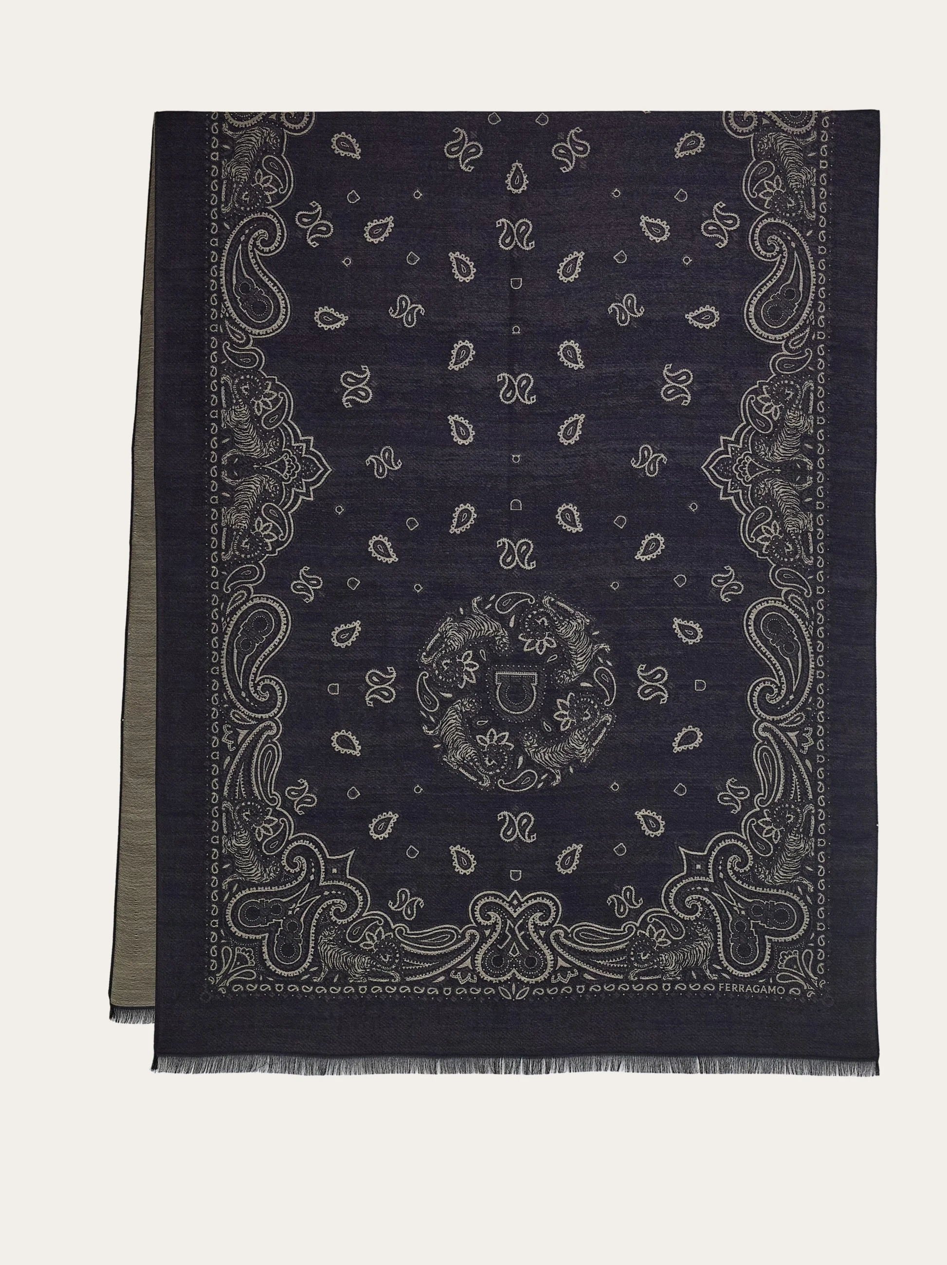 Arabesque print stole - 1