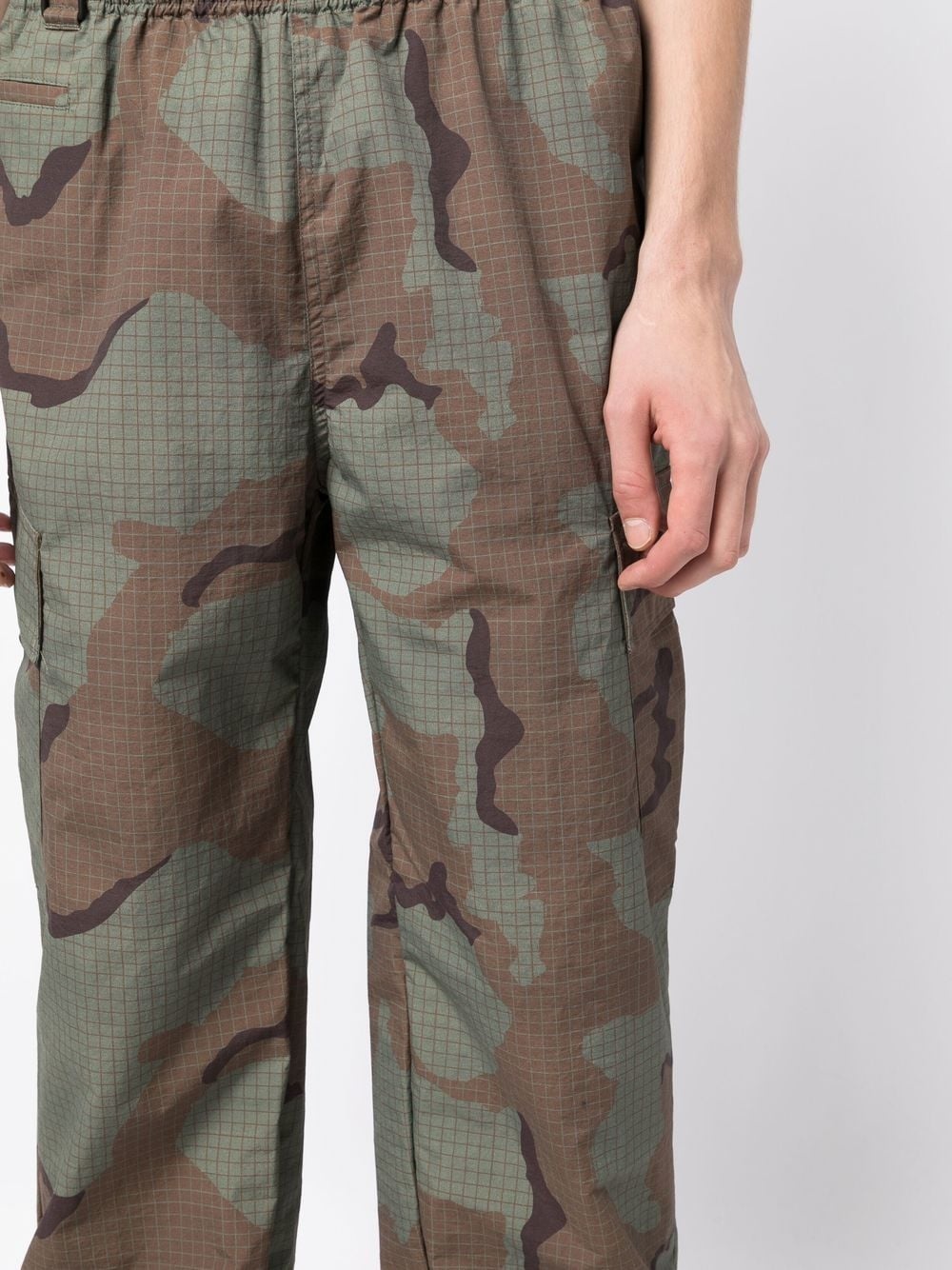CAMOUFLAGE-PRINT JOGGER PANTS - 4