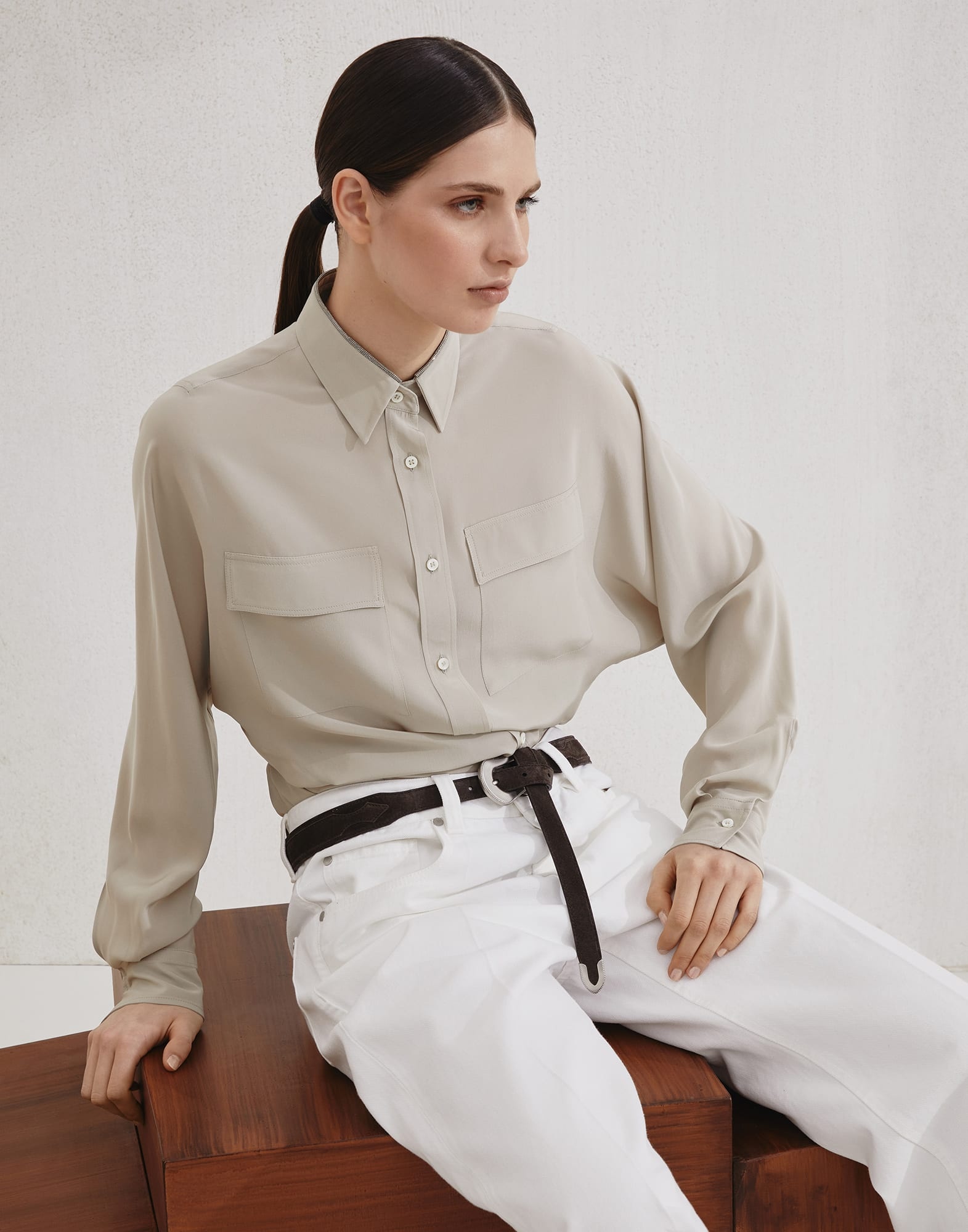 Silk crêpe de Chine shirt with shiny collar detail - 4