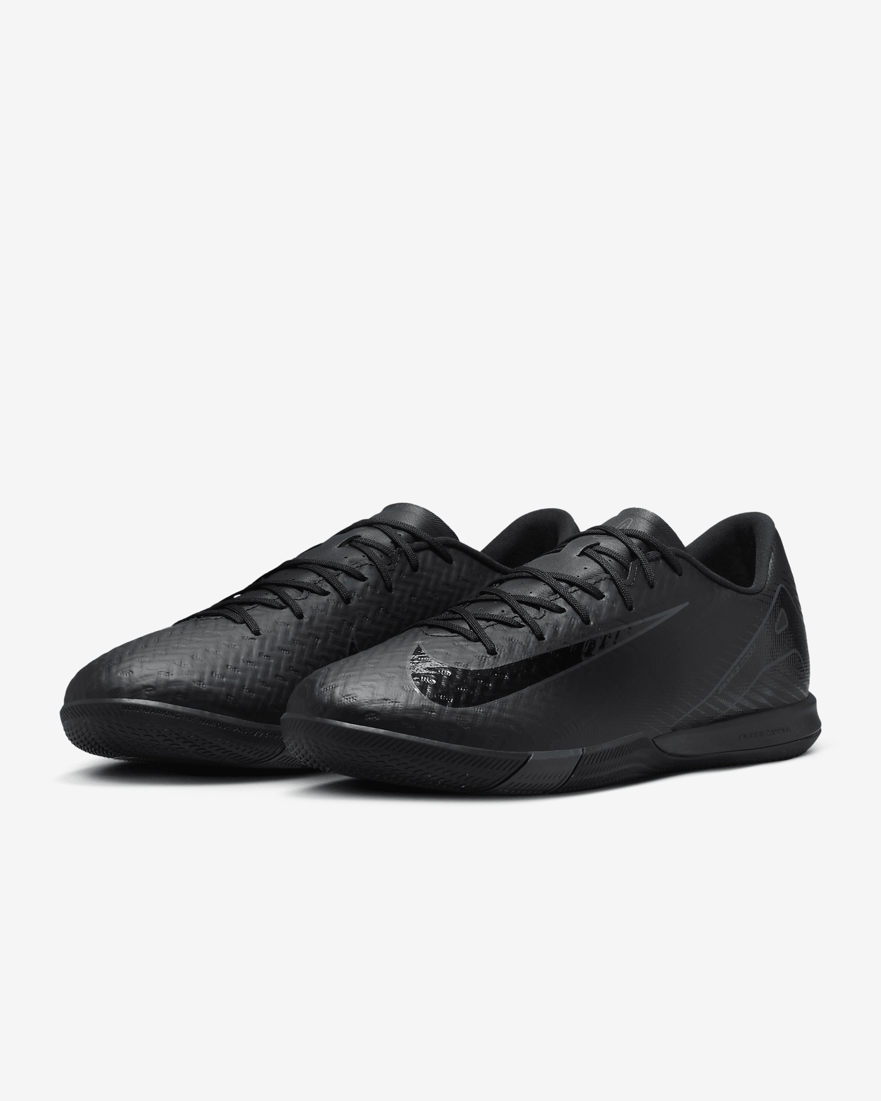 Nike Mercurial Vapor 16 Academy IC Low-Top Soccer Shoes - 5