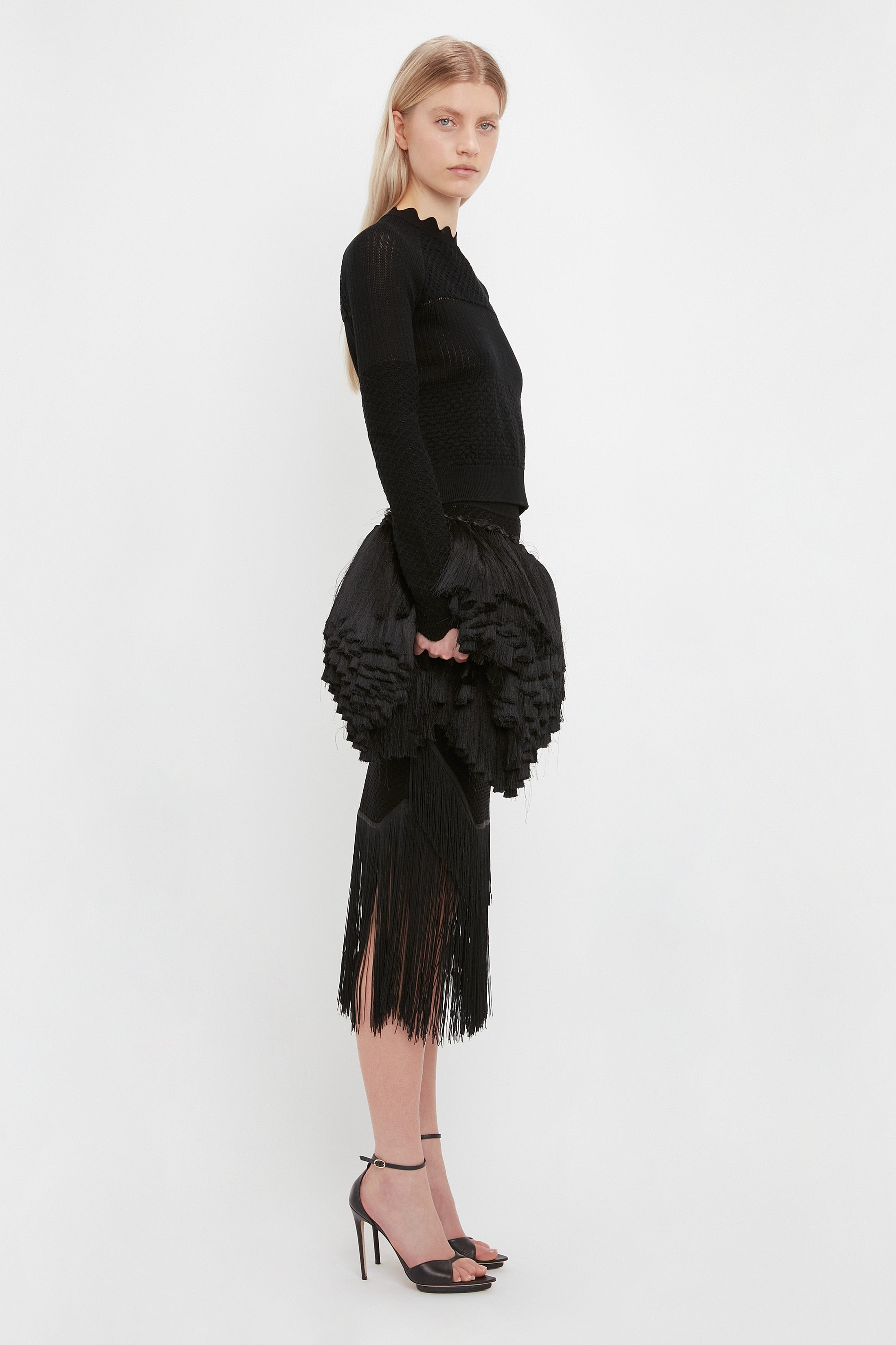 Long Sleeve Jumper In Black - 7