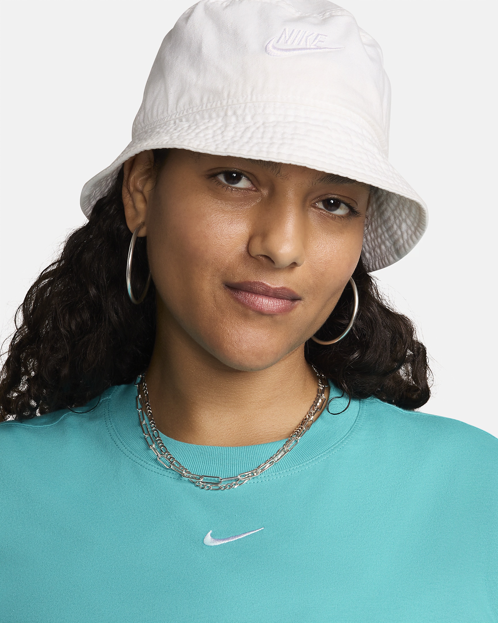 Nike Sportswear Essential Women's T-Shirt - 3