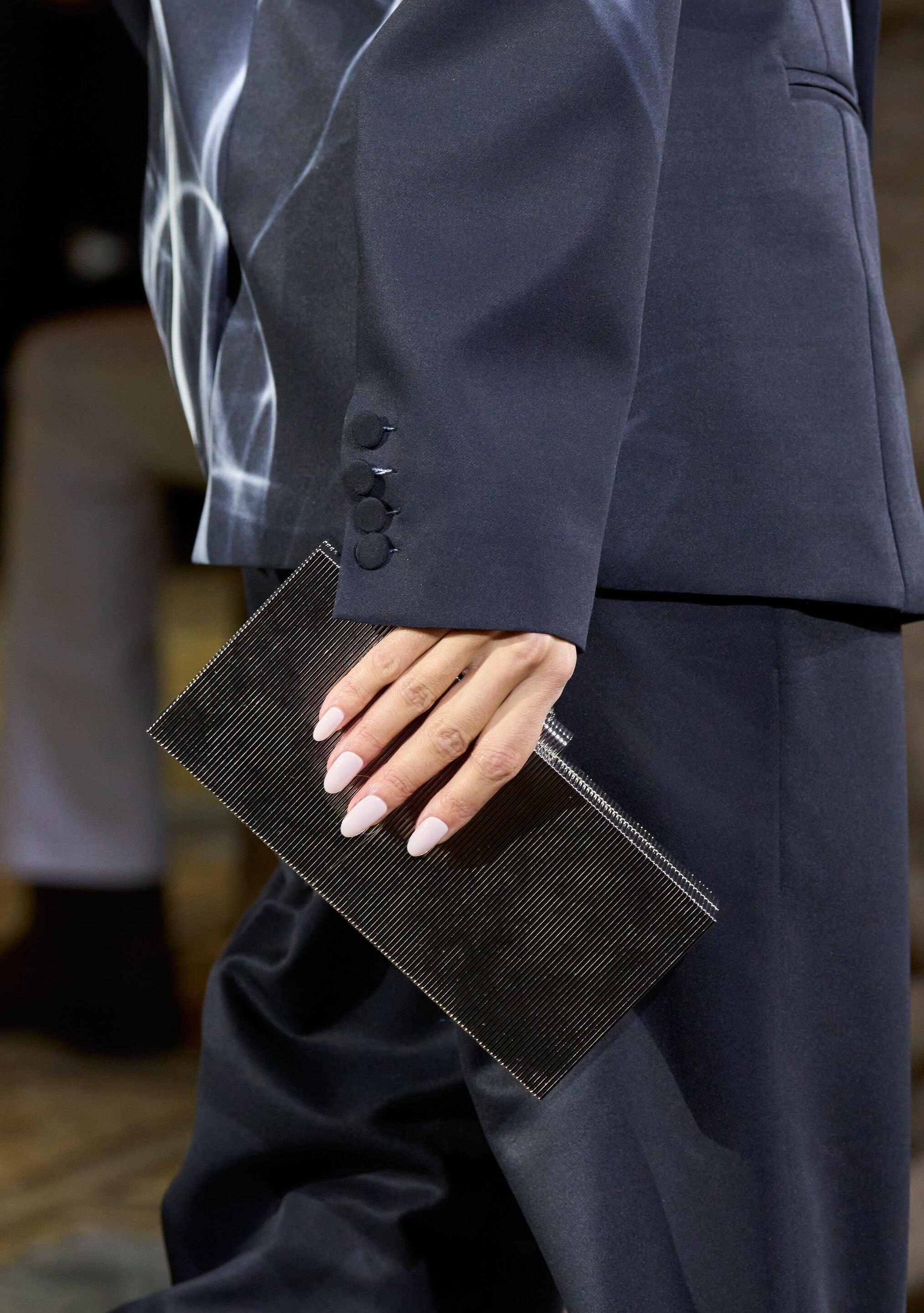 MILO CLUTCH - 2