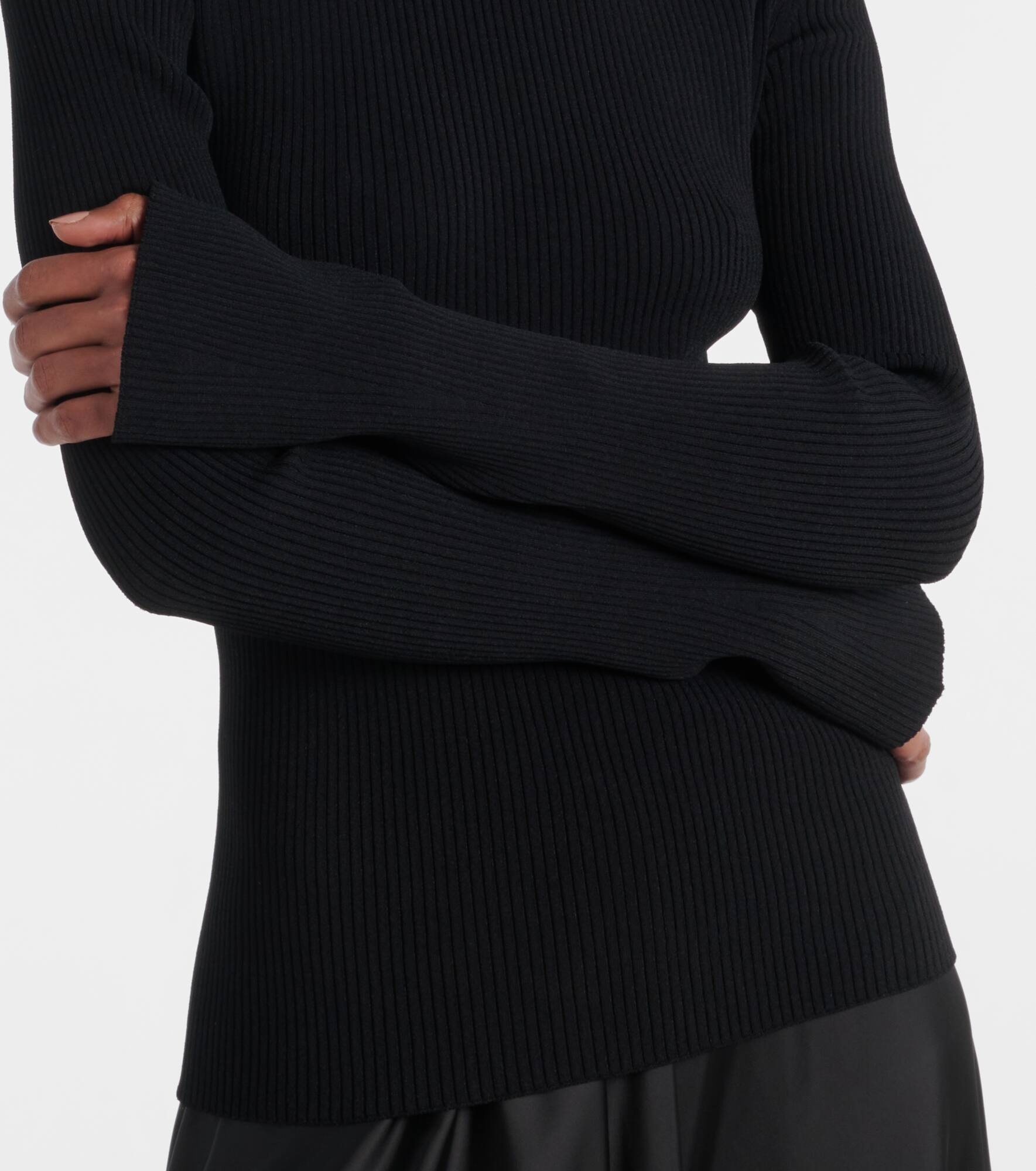 Knitted sweater - 5