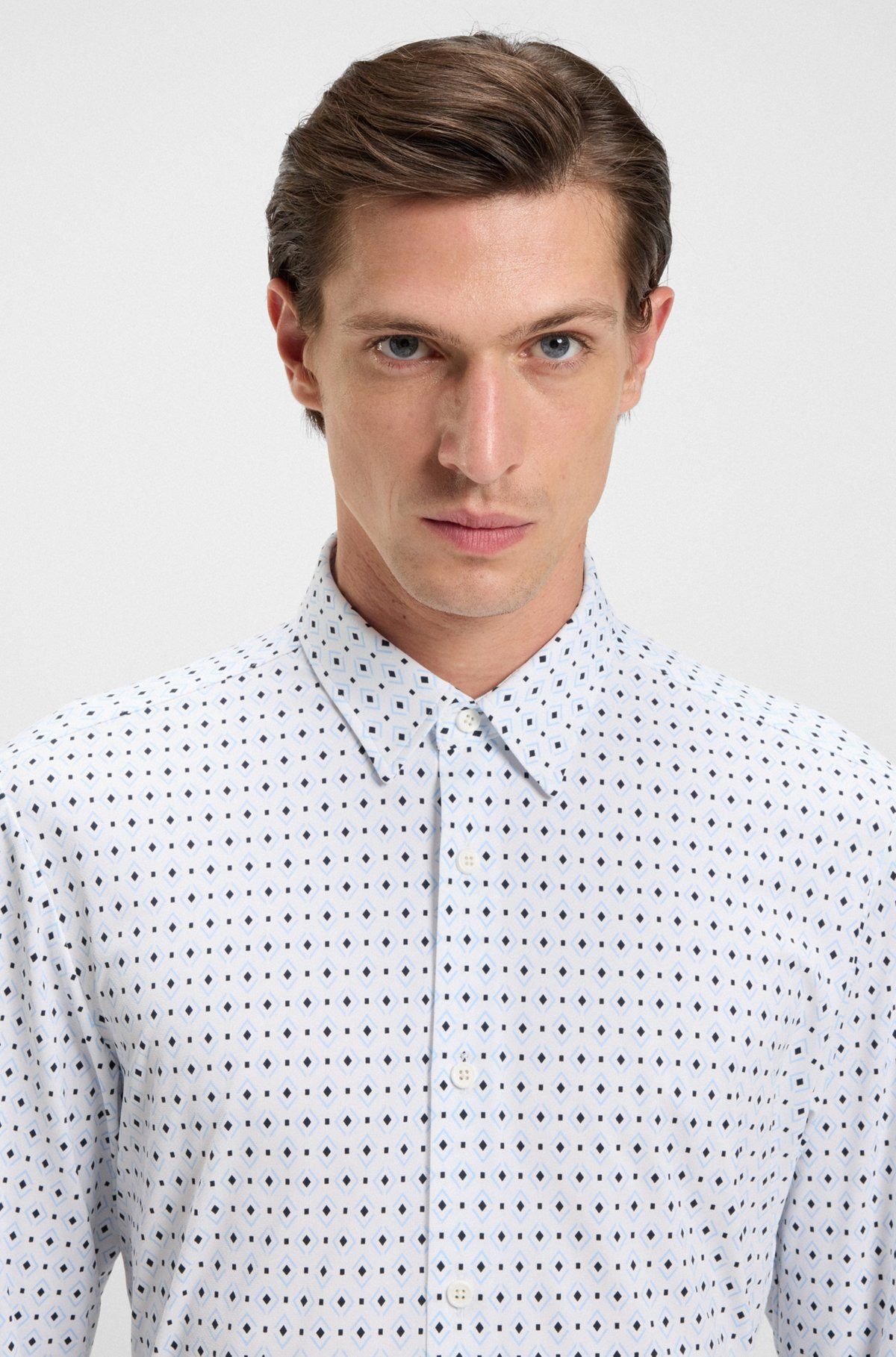 SLIM-FIT SHIRT IN PERFORMANCE-STRETCH ITALIAN FABRIC - 3