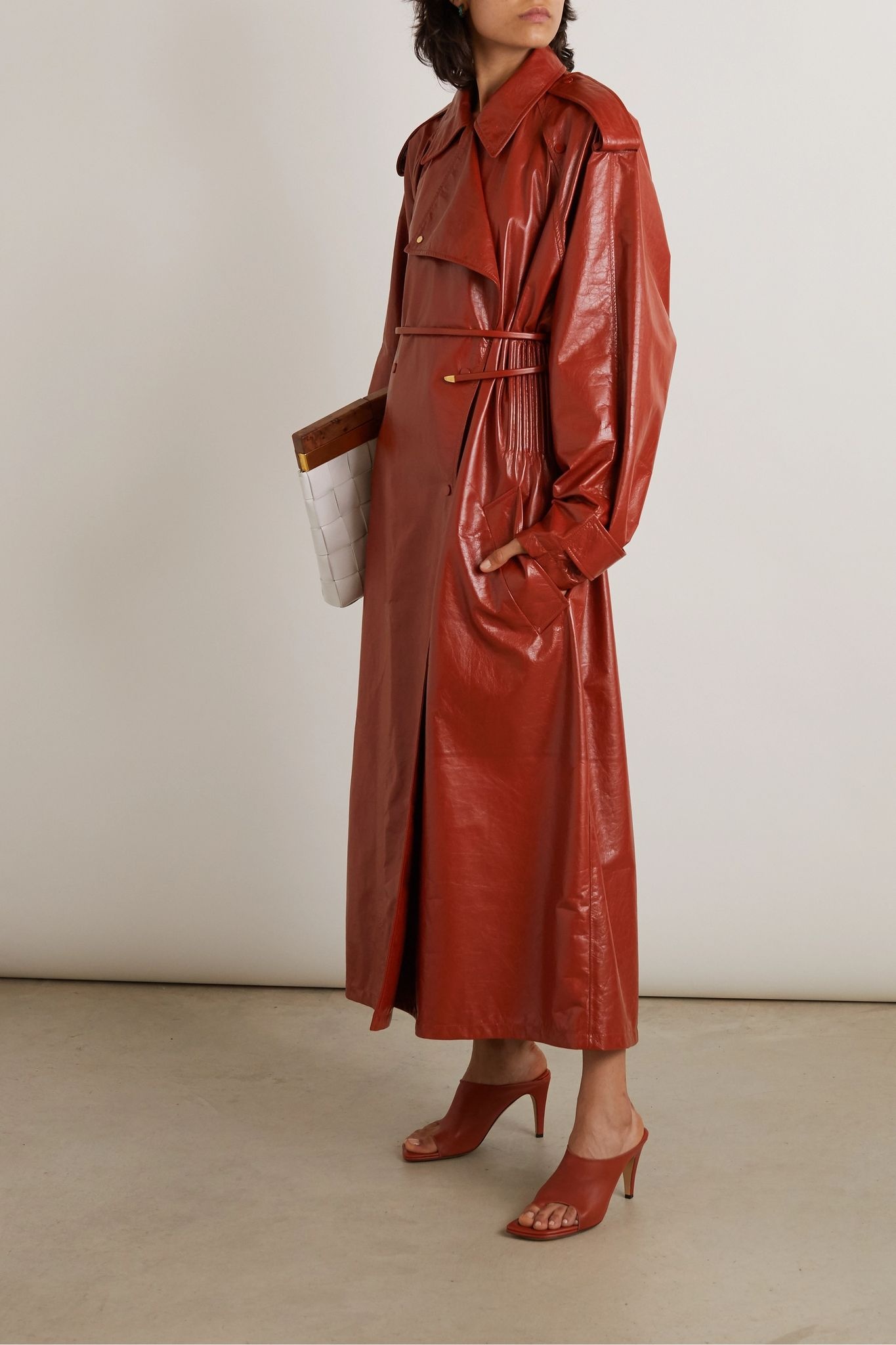 Crinkled glossed leather trench coat - 2