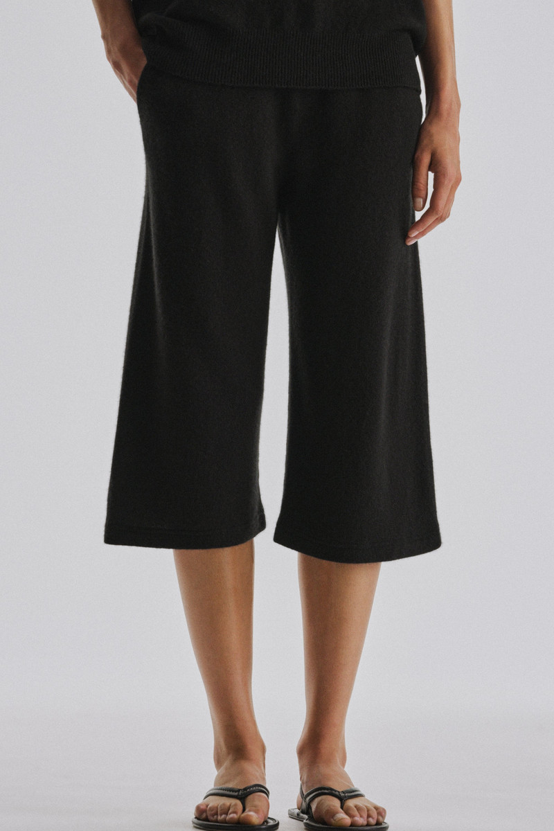 Oriya Pant 6