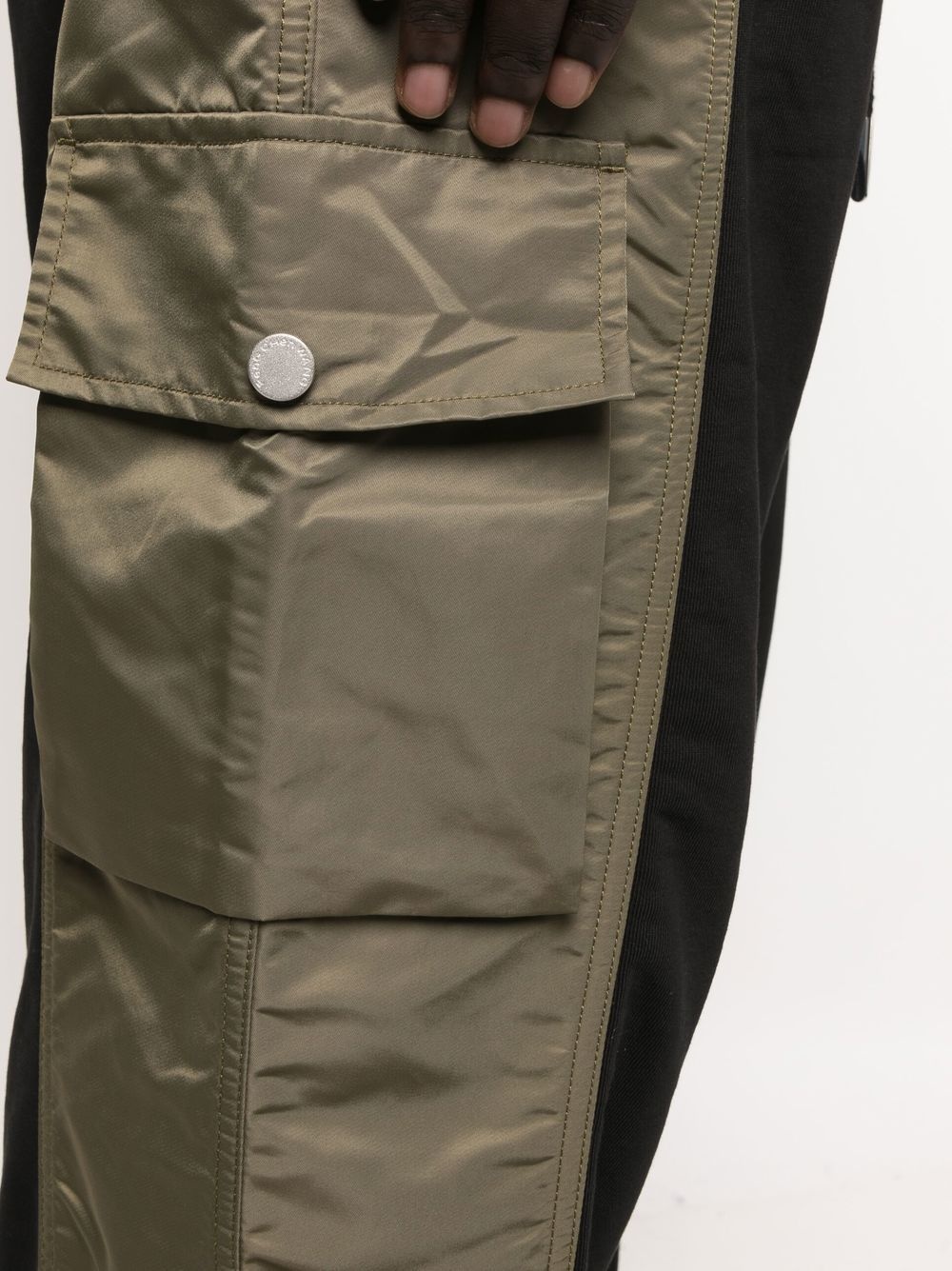 contrast straight-leg cargo trousers - 5
