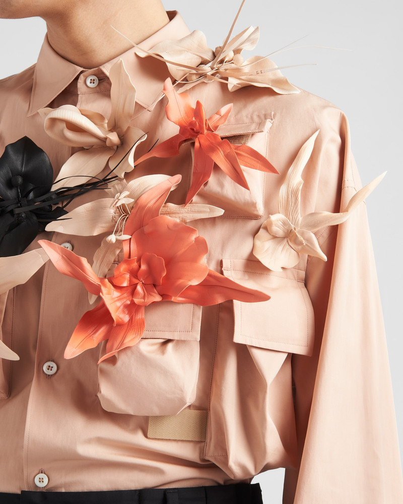 Cotton shirt with floral appliqués 3