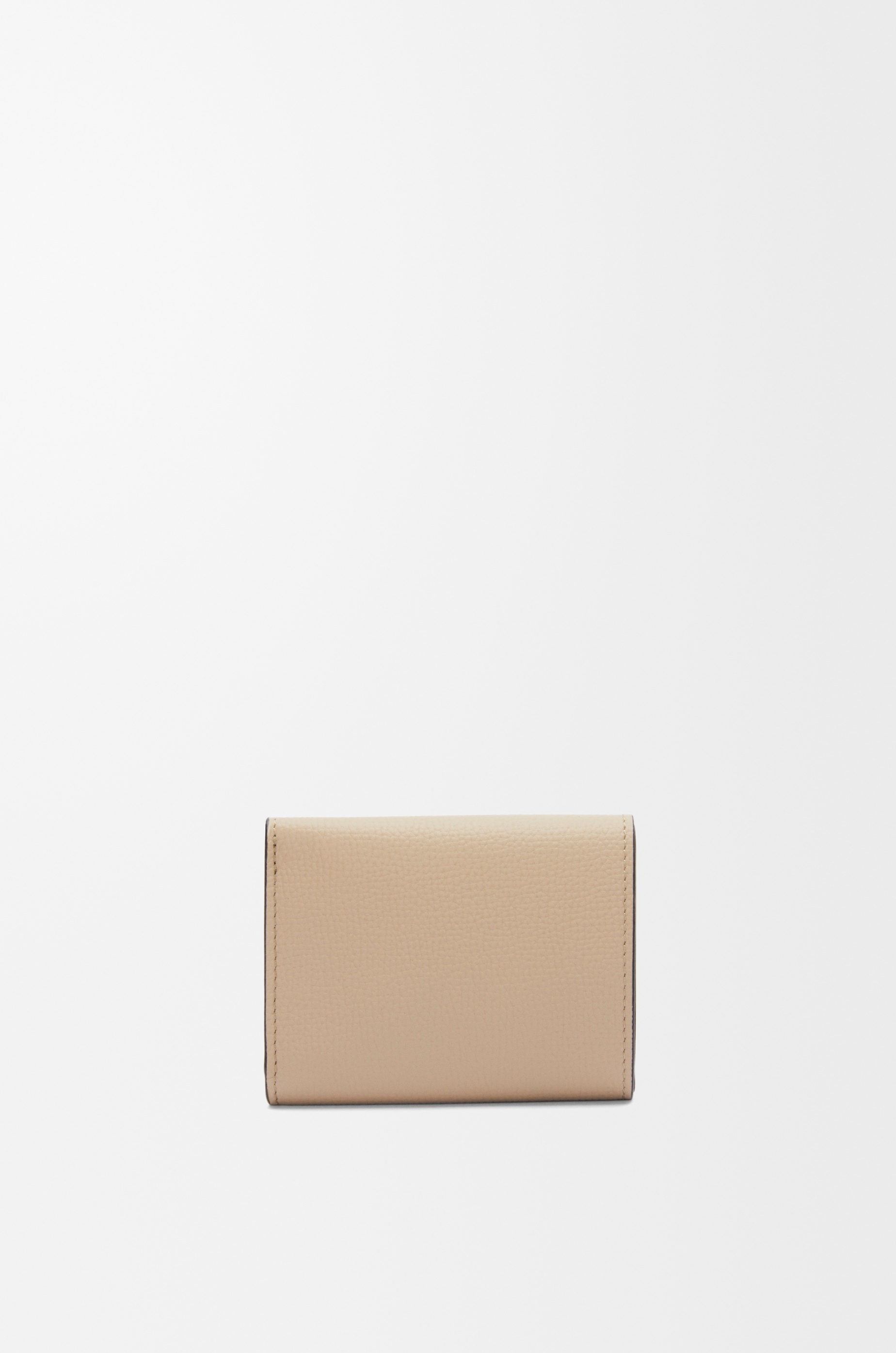 Anagram trifold wallet in pebble grained calfskin - 5
