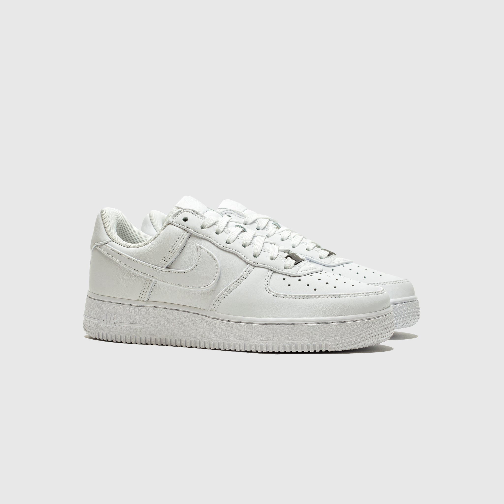 AIR FORCE 1 LOW RETRO PREMIUM "TRIPLE WHITE" - 2