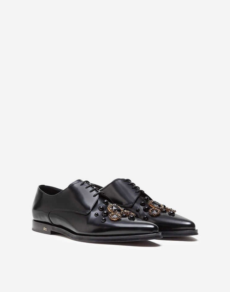 Derby in antik calfskin with embroidered studs and bezels - 2