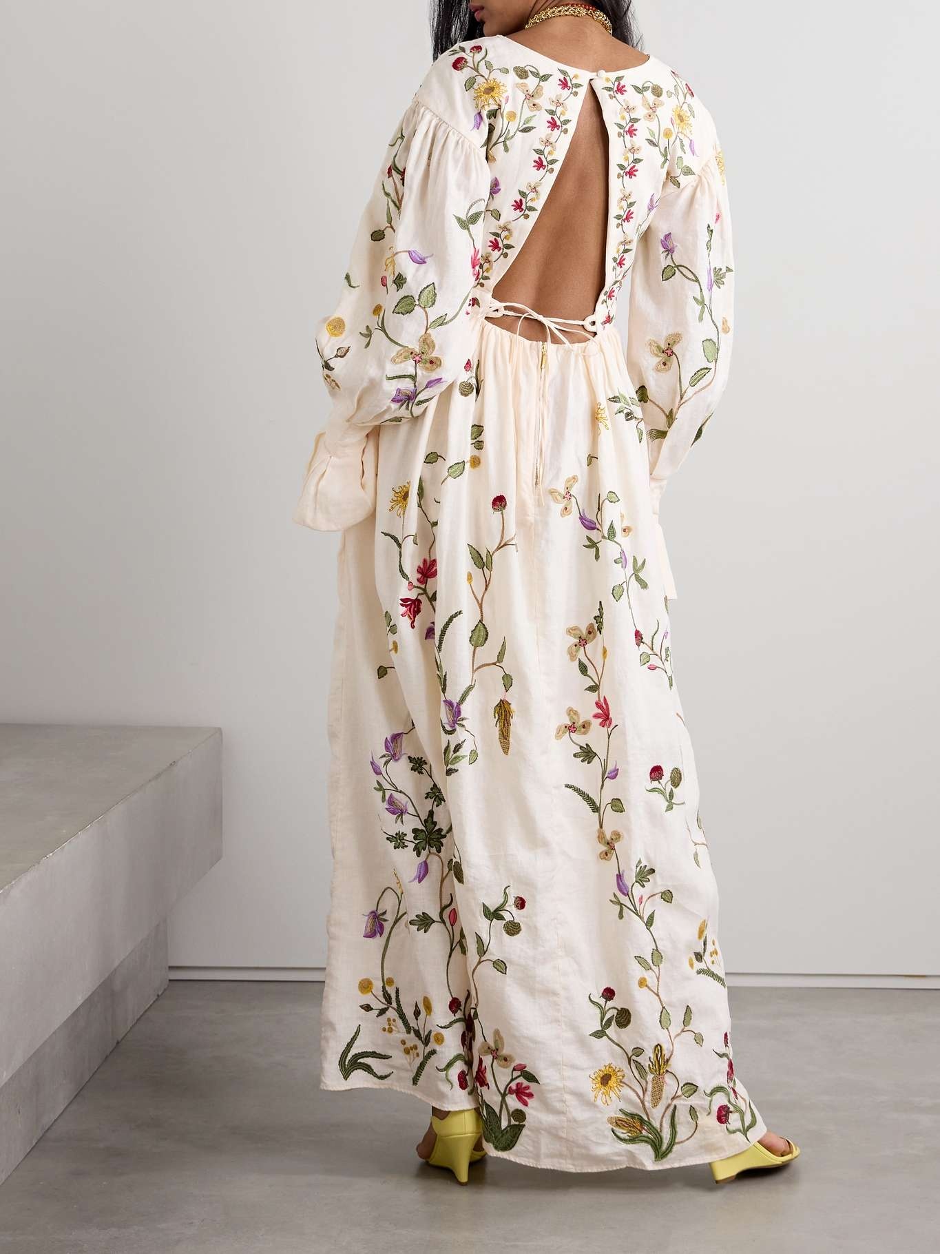 Open-back embroidered linen maxi dress - 3