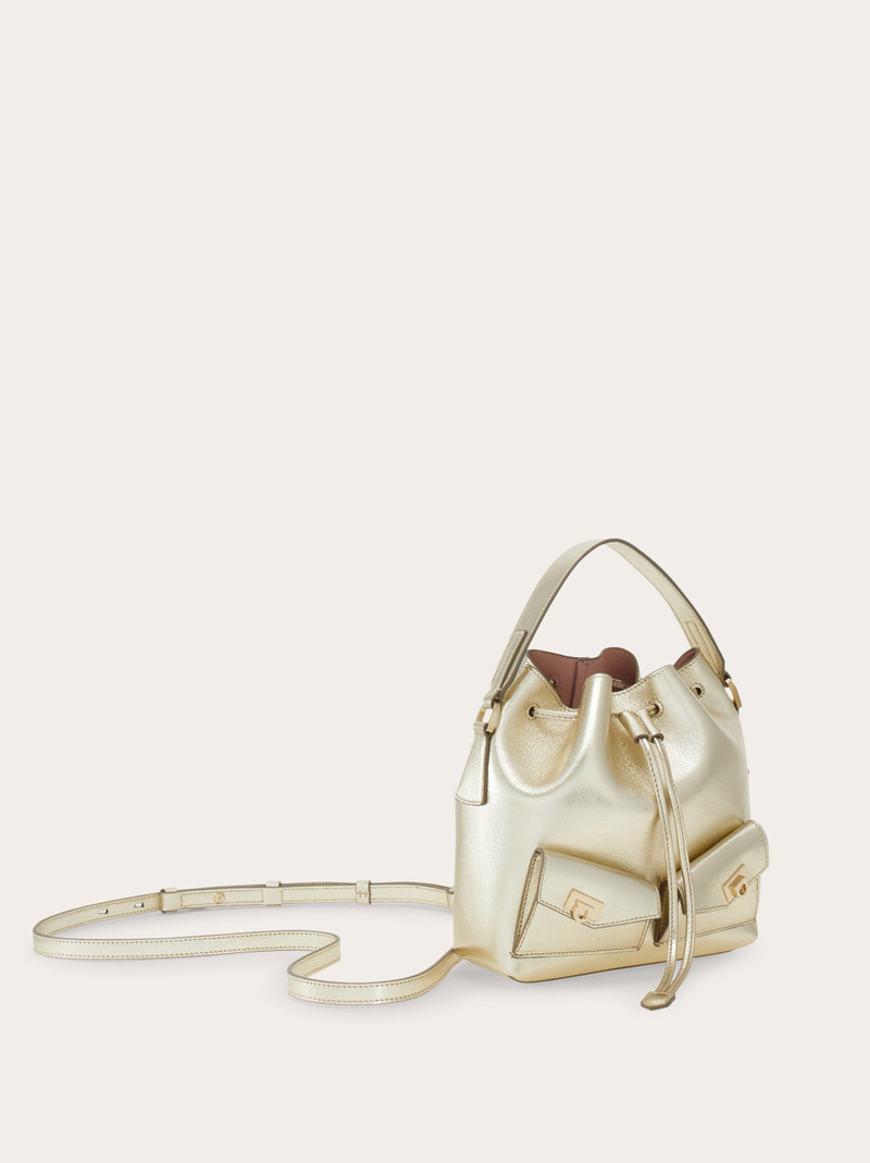 Multipocket bucket bag 6