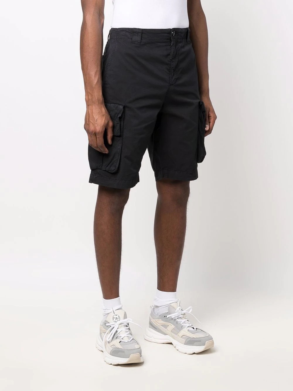 cargo-pocket detail shorts - 3