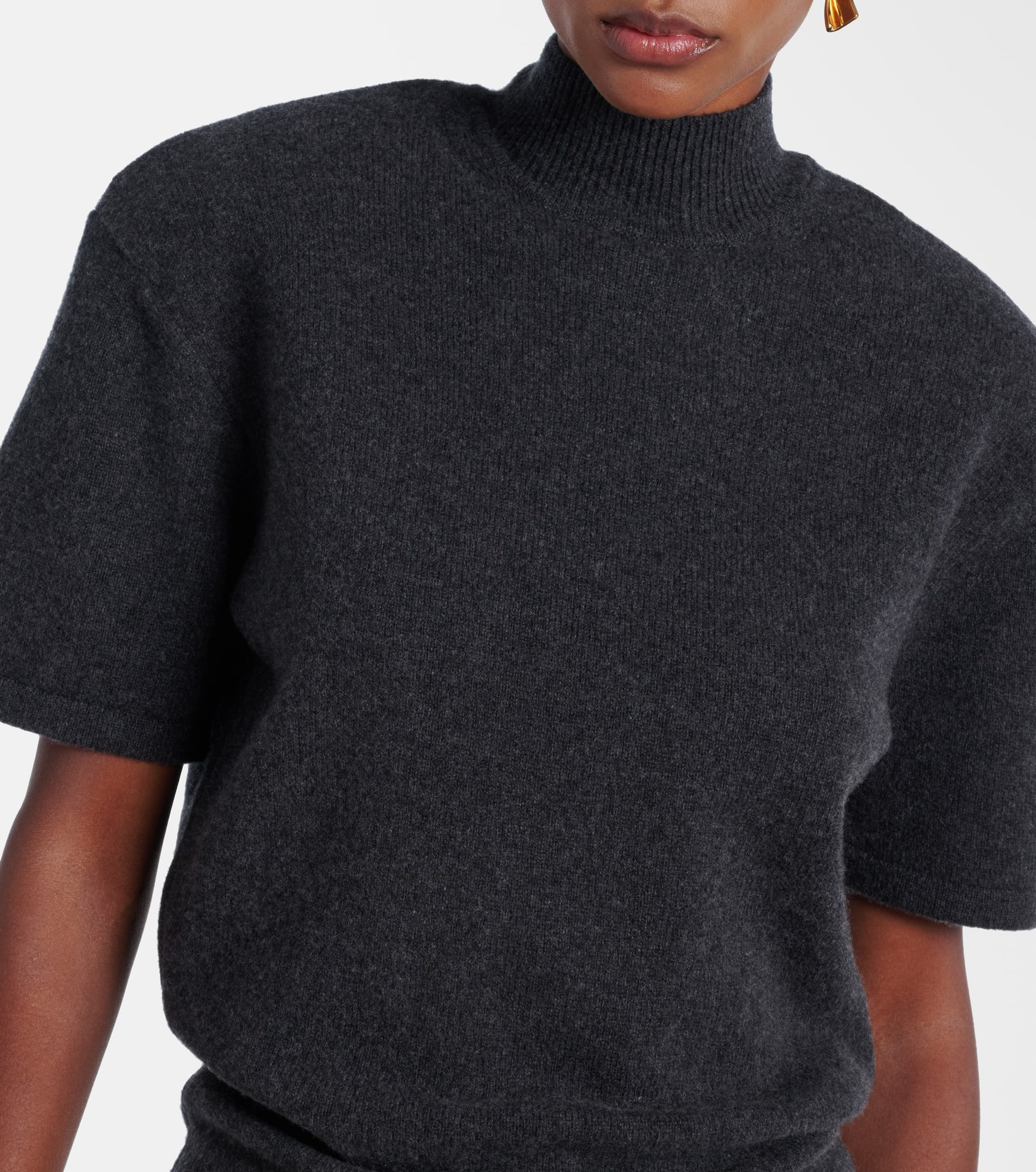 Knitted wool and cashmere sweater - 4