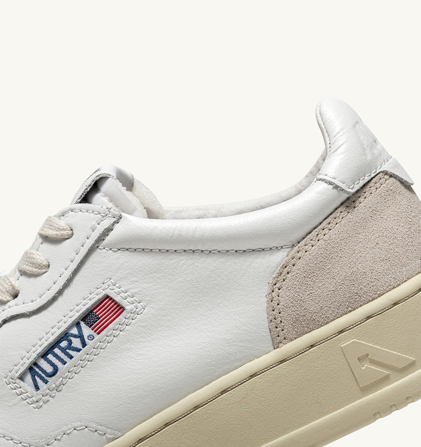 MEDALIST LOW SNEAKERS IN WHITE LEATHER AND BEIGE SUEDE - 6