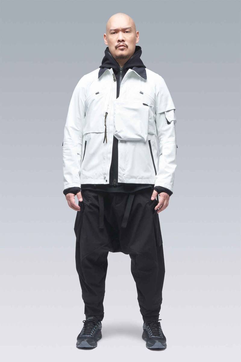 J48-SS Black 20