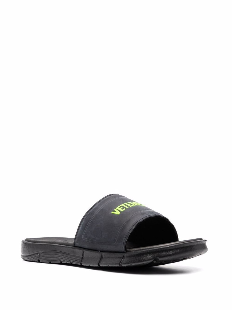 VETEMENTS logo embossed slides outlook