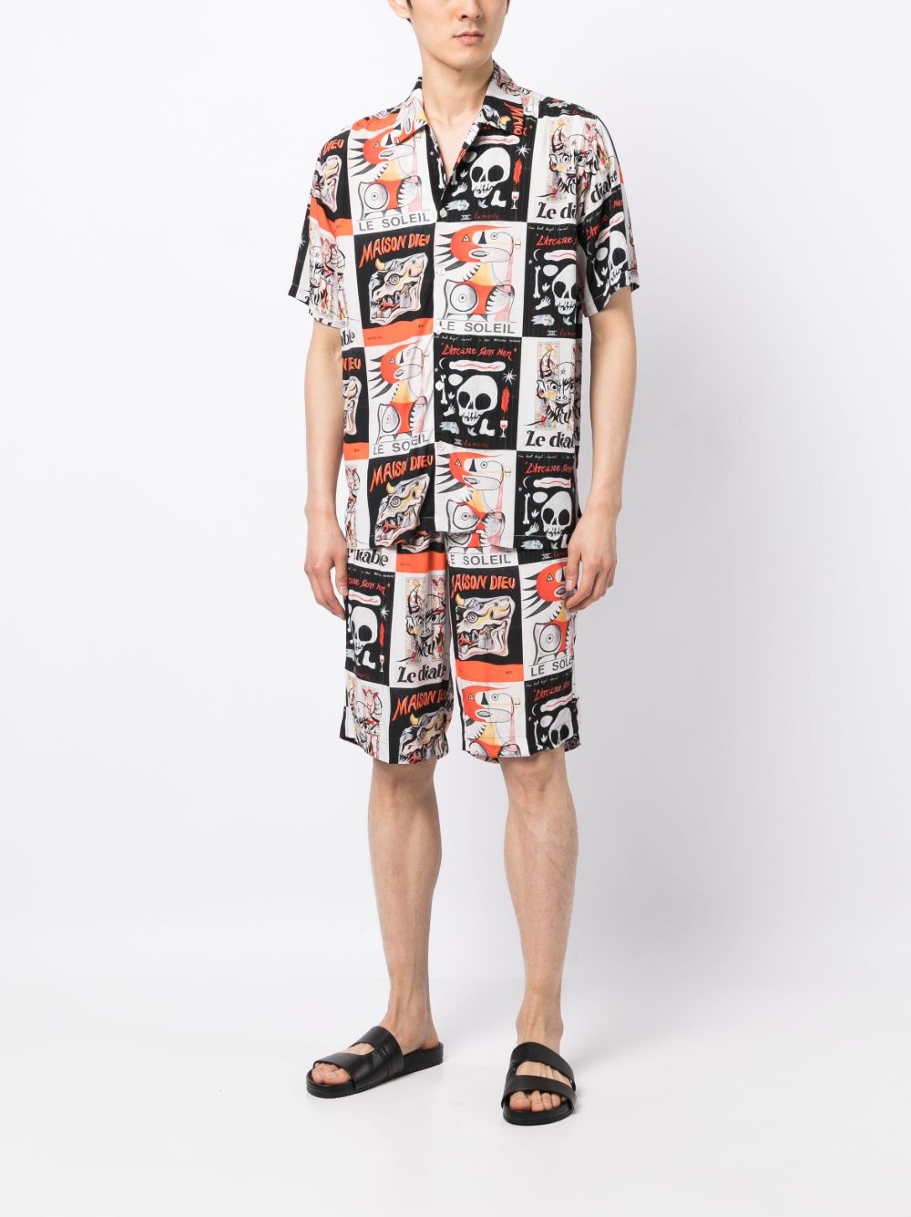 graphic-print bermuda shorts - 2