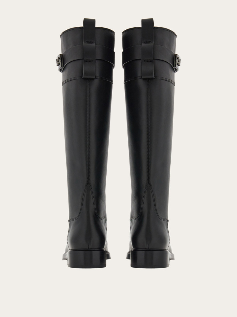Hug buckle boot 4