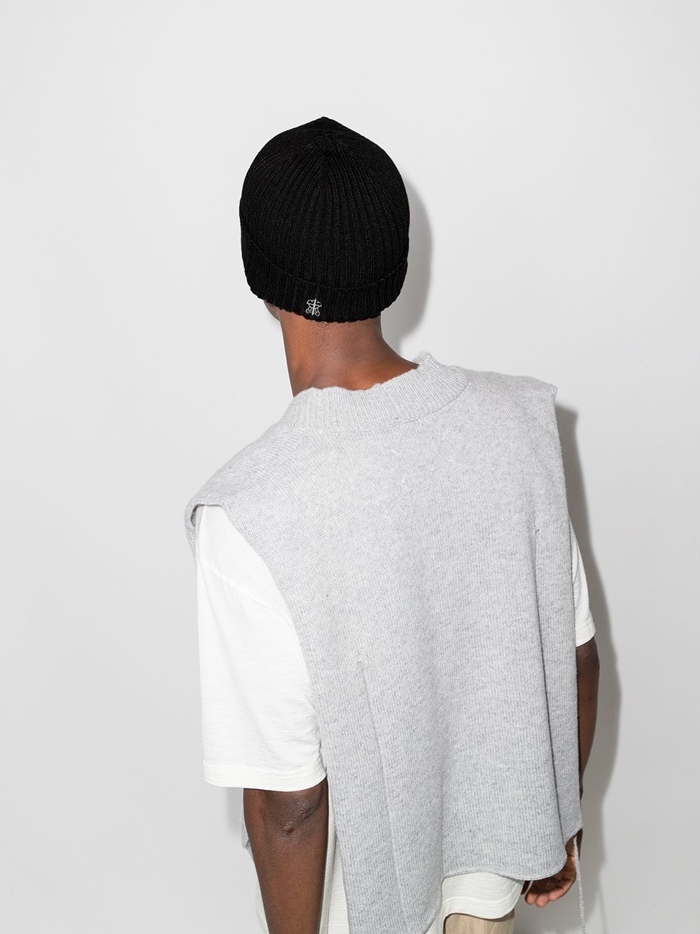 logo-embroidered ribbed-knit beanie - 2